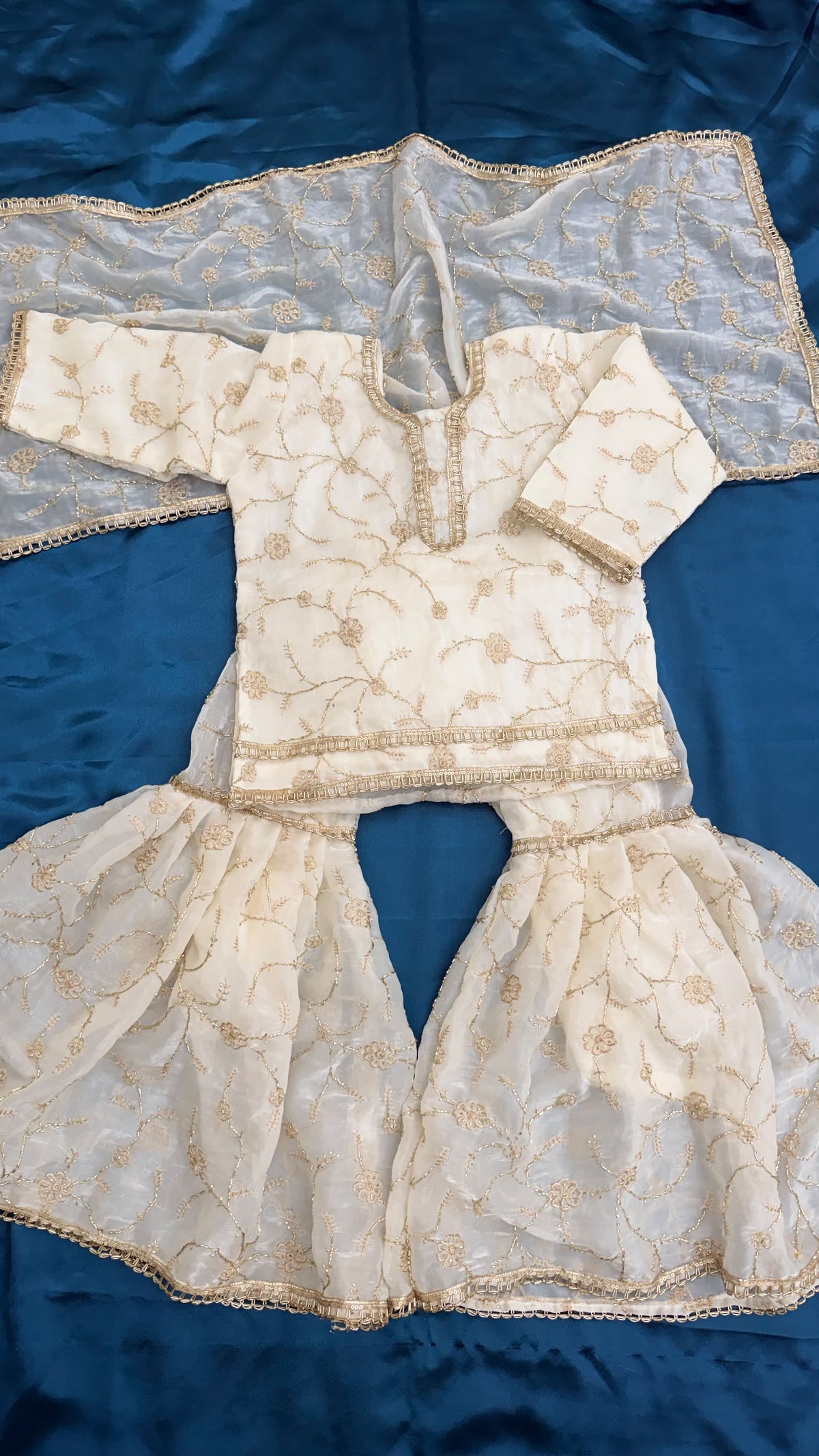 OF WHITE KIDS RAMPURI GHARARA