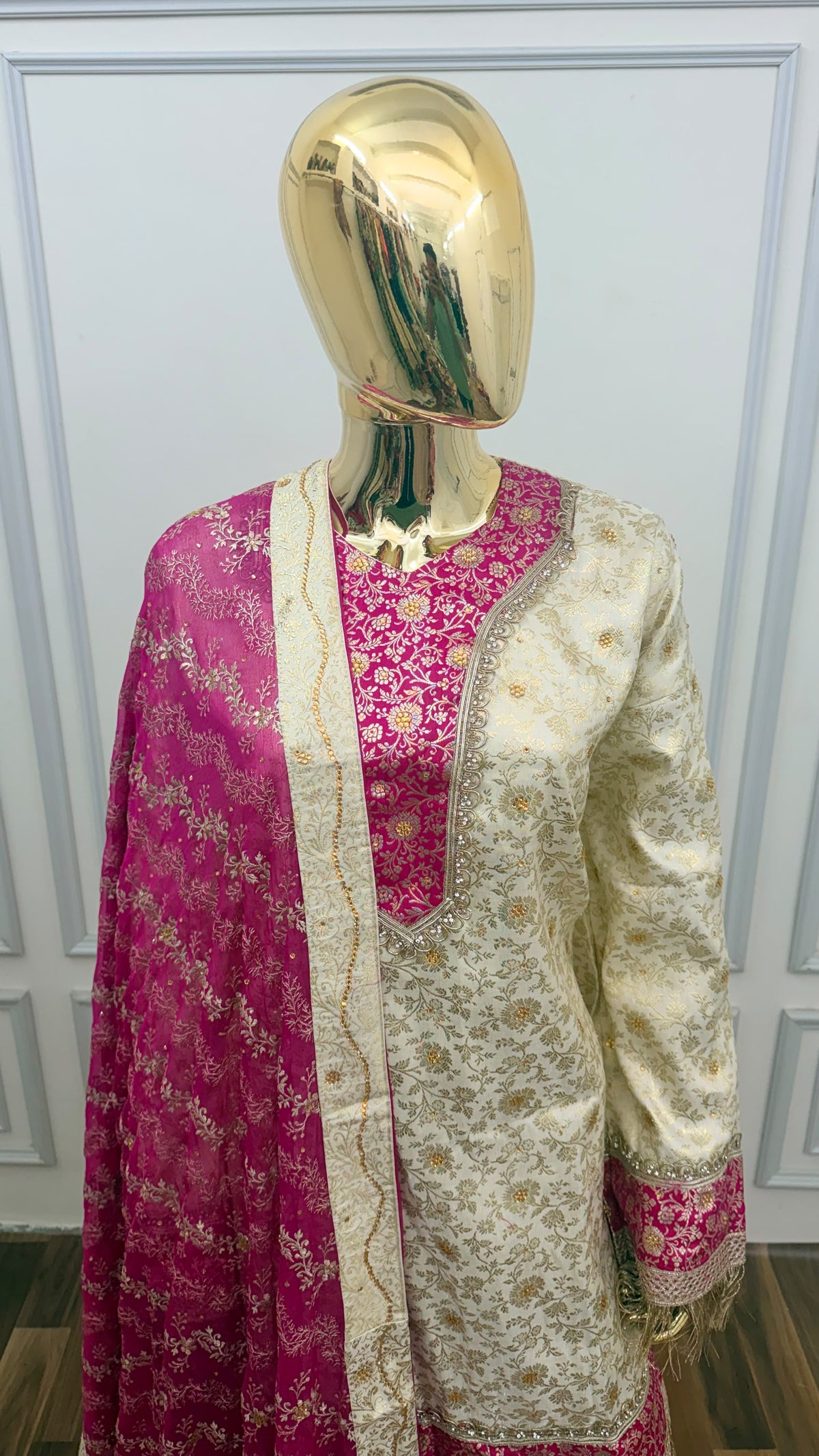 RANI PINK OF WHITE CONTRAST BANARASI GHARARA