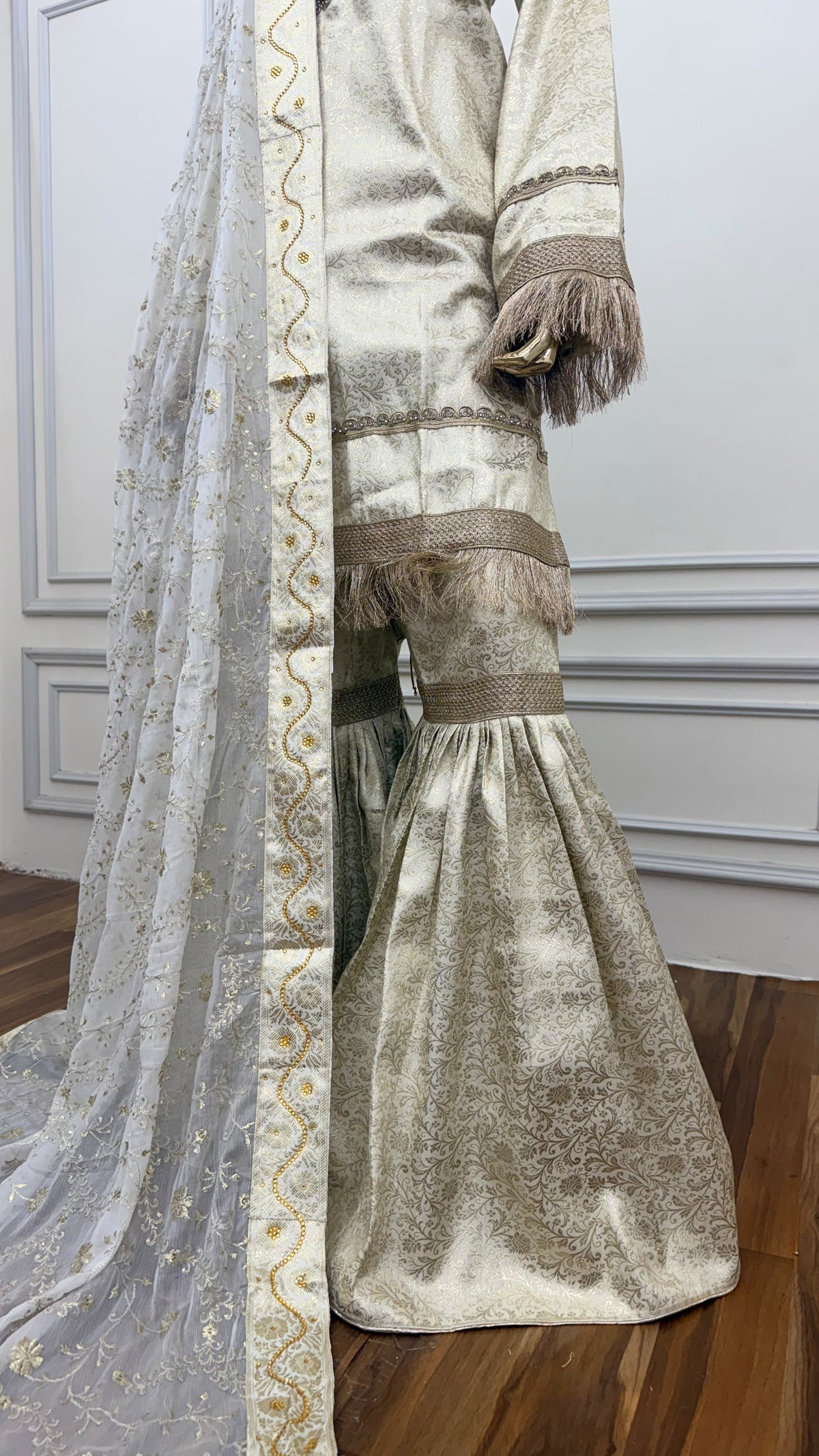 OF WHITE COLOR BANARASI KIMKHAB GHARARA WITH STONE WORK