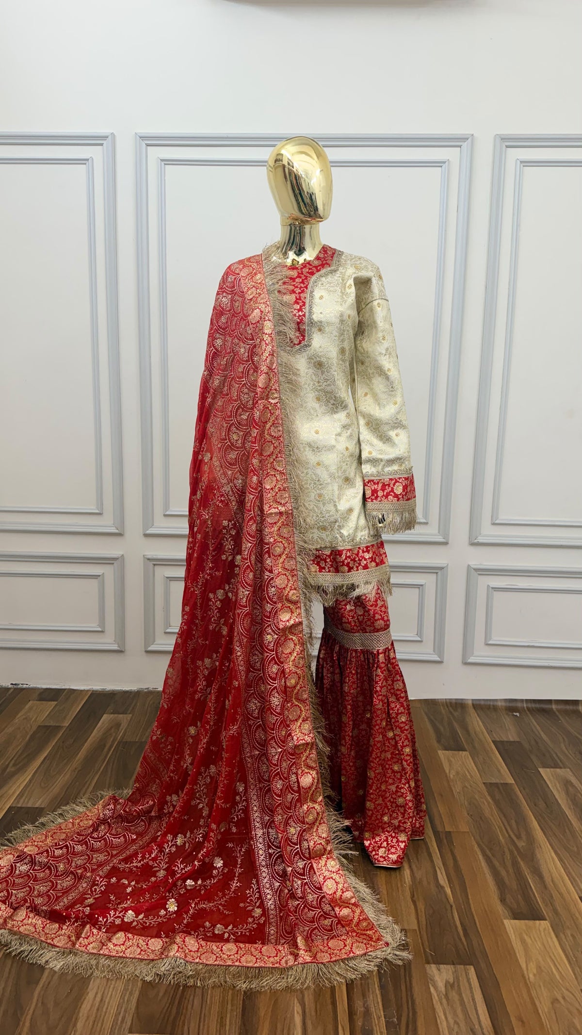 RED COLOR OF WHIT BANARASI KIMKHAB GHARARA WITH STONE WORK