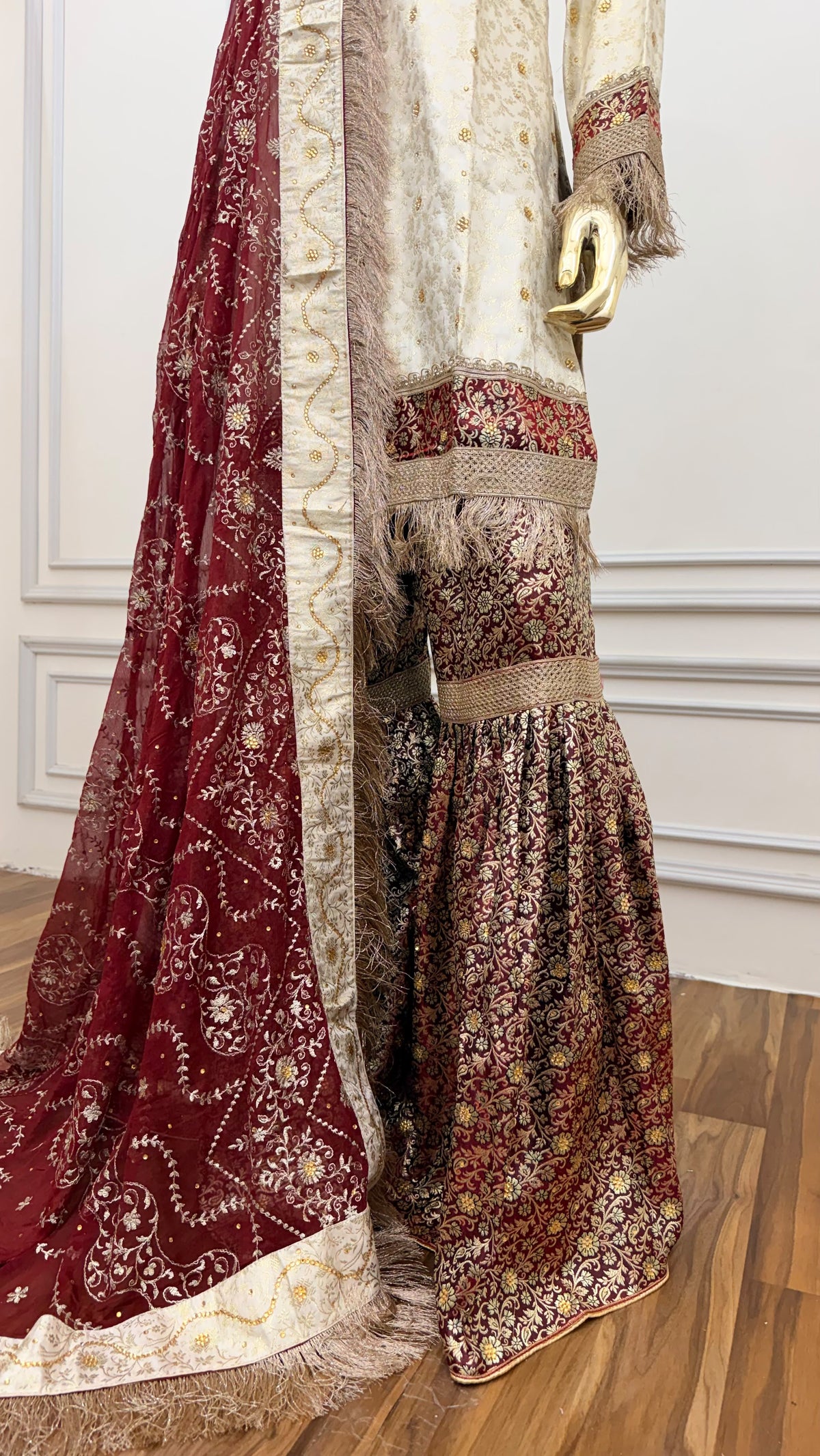 CURRANT RED COLOR OF WHIT BANARASI KIMKHAB GHARARA WITH STONE WORK