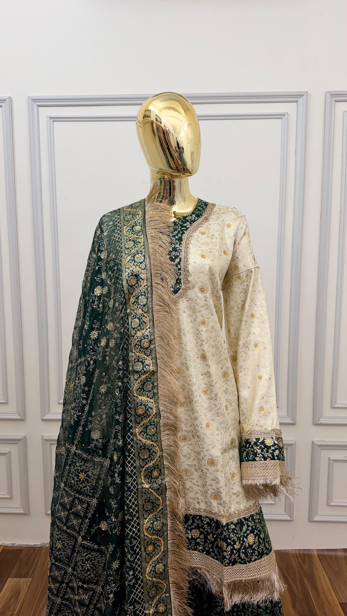 BOTTLE GREEN OF WHITE CONTRAST GHARARA