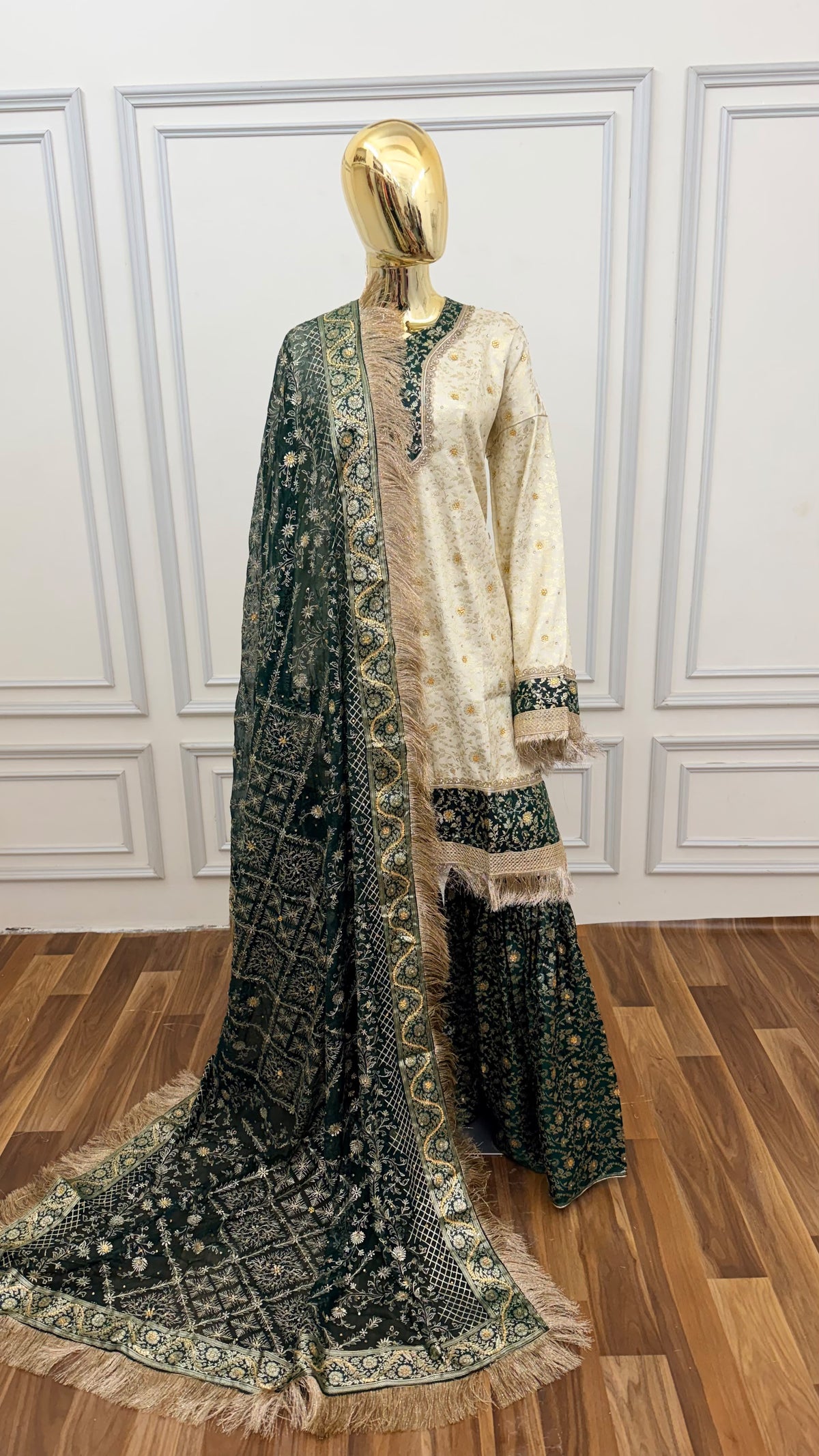 BOTTLE GREEN OF WHITE CONTRAST GHARARA
