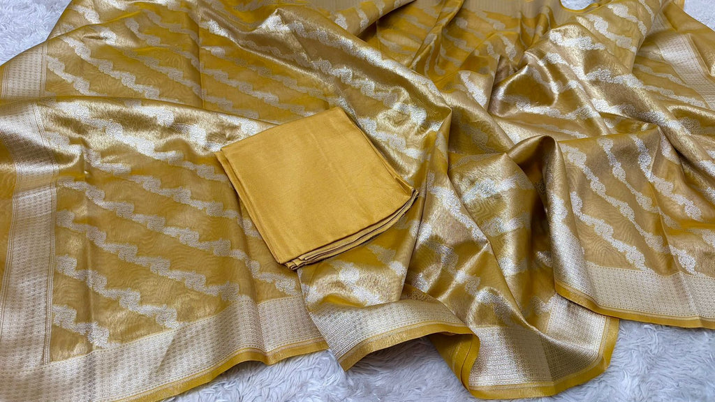 PASTLE GOLD TISSUE 3 PIECE SUIT