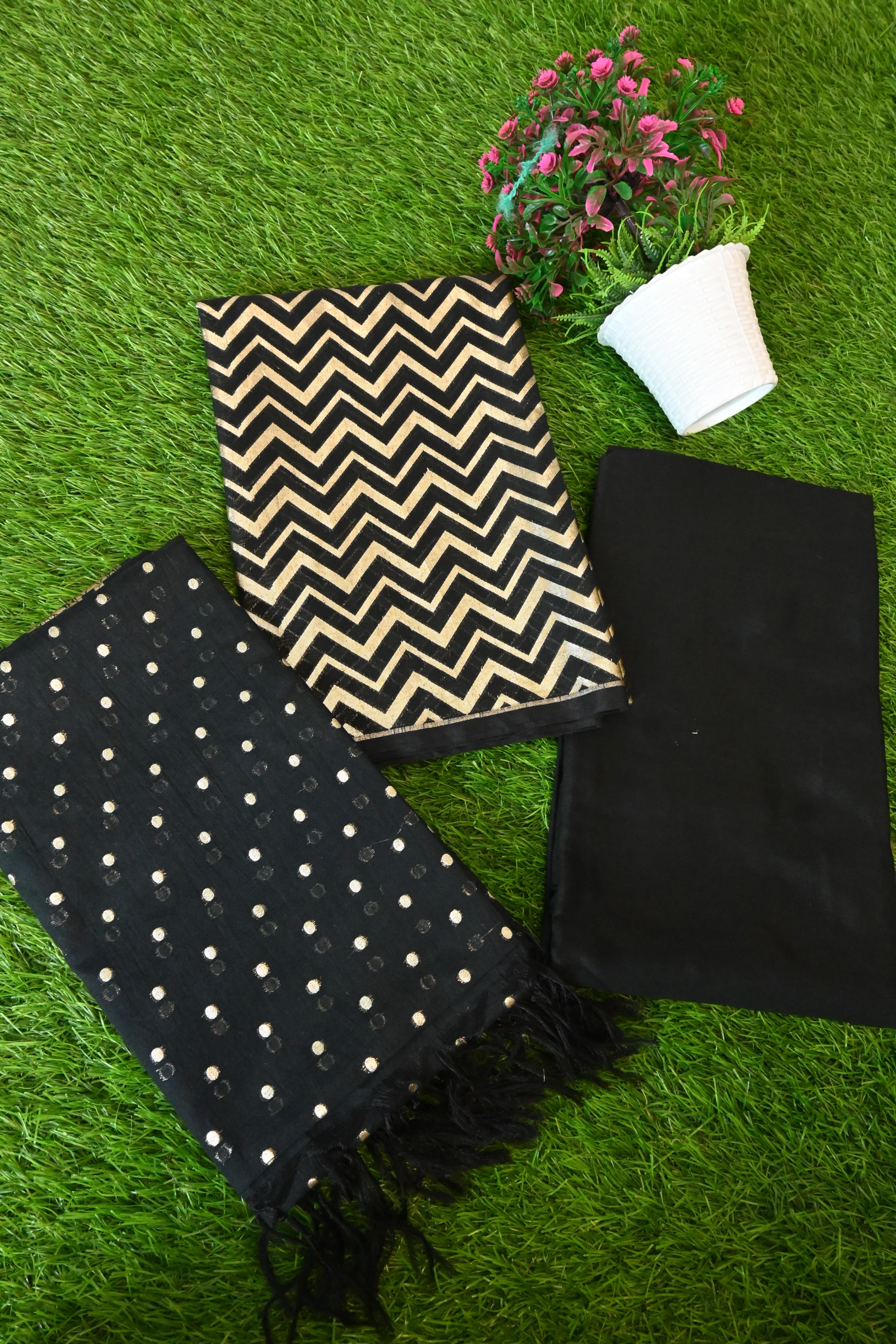 Black Zig-Zag Banarasi Kimkhab Silk 3 Piece Suit