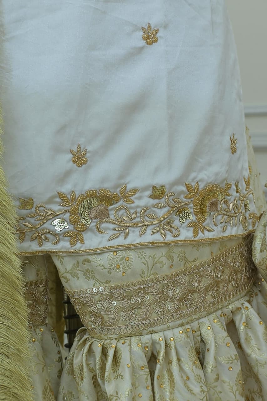 OFF WHITE BANARASI KIMKHAB GHARARA WITH HAND WORK KURTI AND DESIGHNER DUPATTA