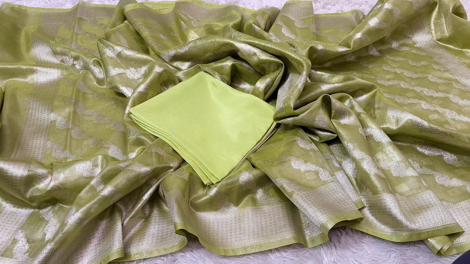 PASTLE PISTA TISSUE 3 PIECE SUIT