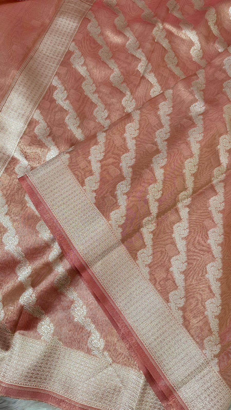 PASTLE STRAWBERRY TISSUE 3 PIECE SUIT