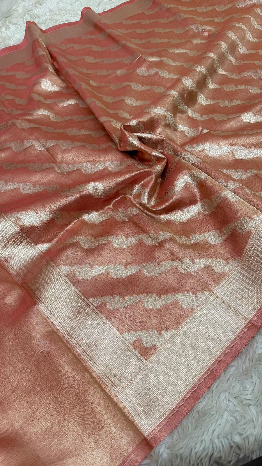 PASTLE STRAWBERRY TISSUE 3 PIECE SUIT