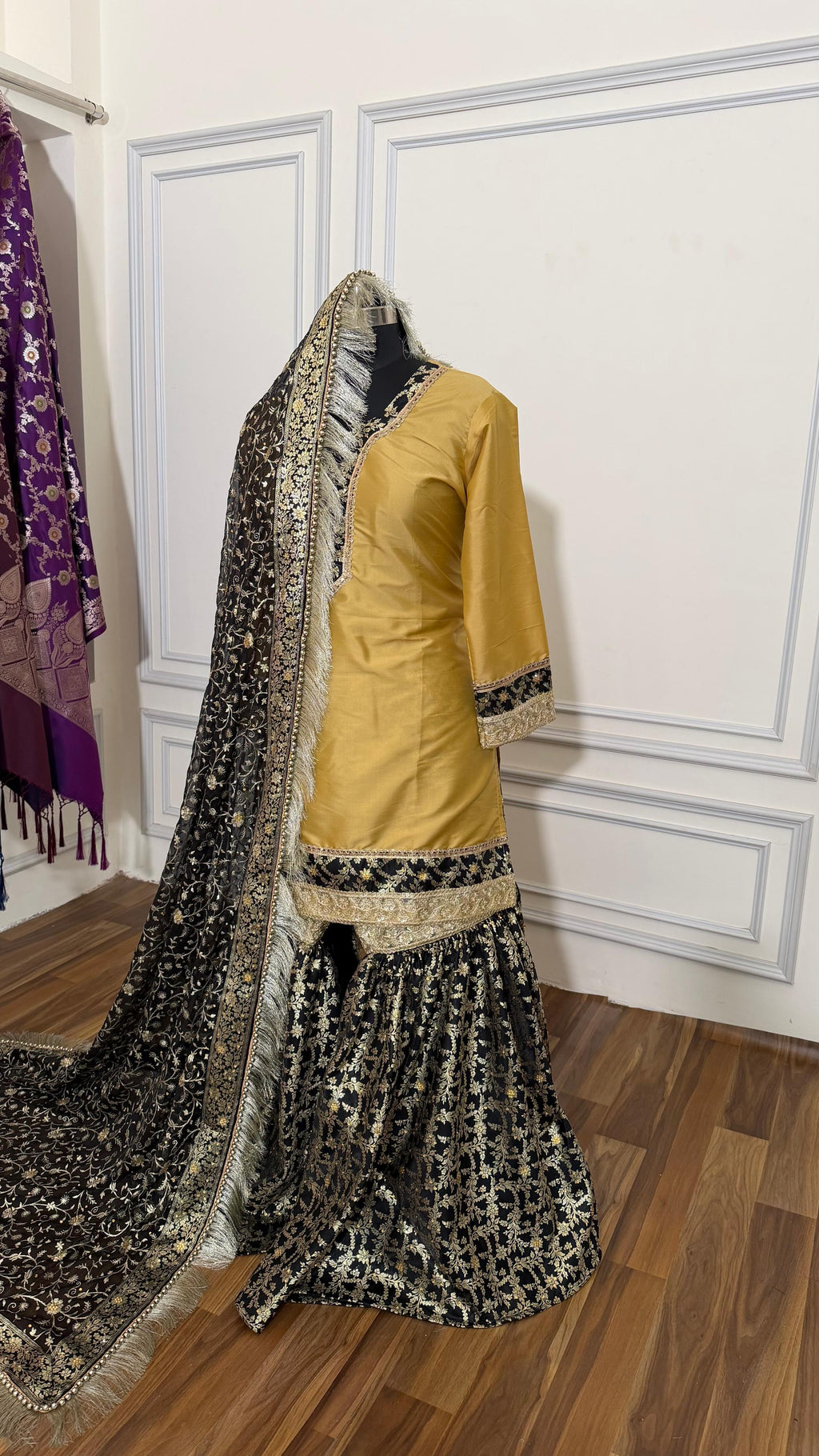 TUSSER BLACK KIMKHAB GHARARA