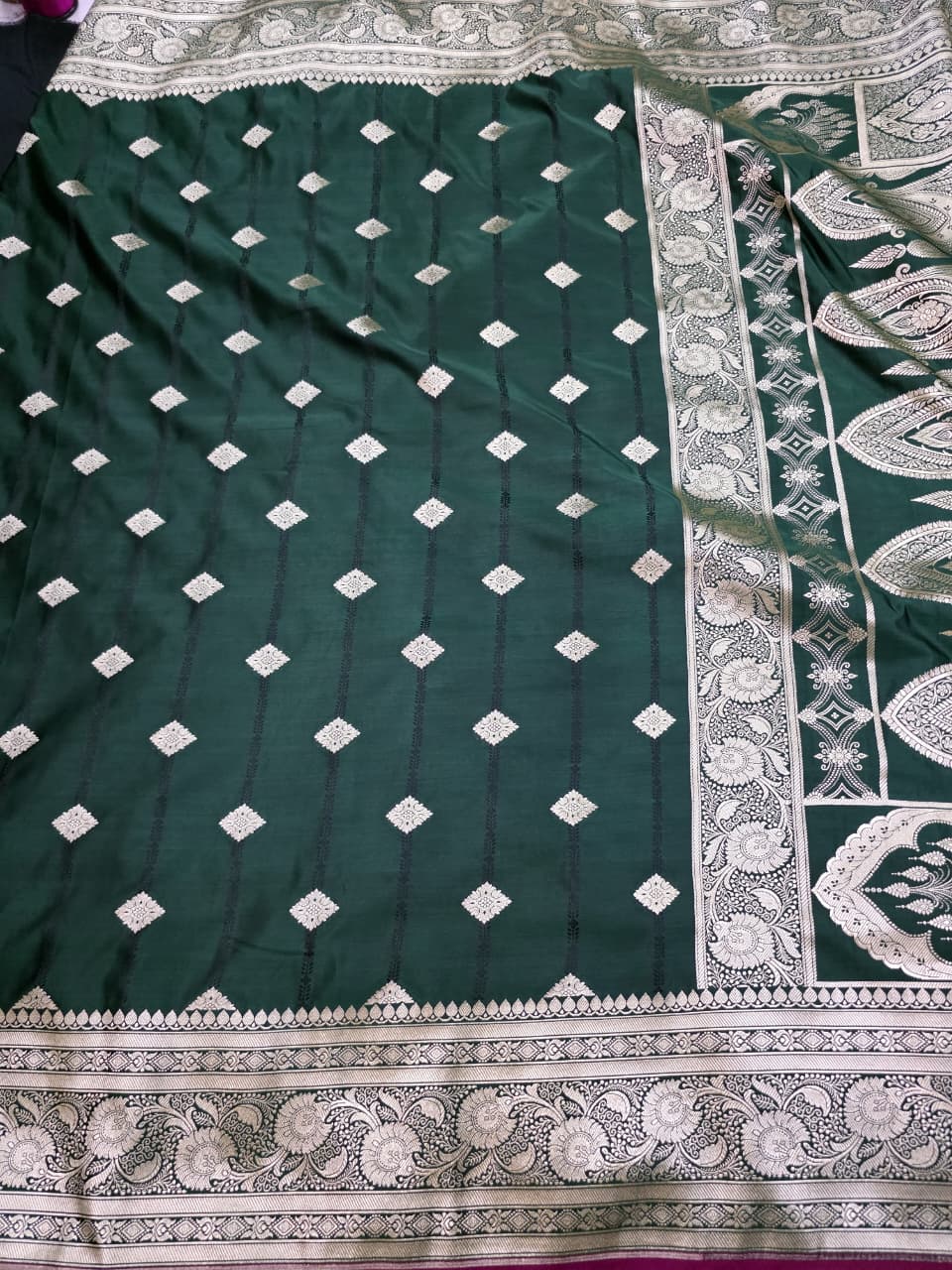 BOTTLE GREEN MASHRU SILK SAREE WITH BOOTI AND TANCHUI PATTERN