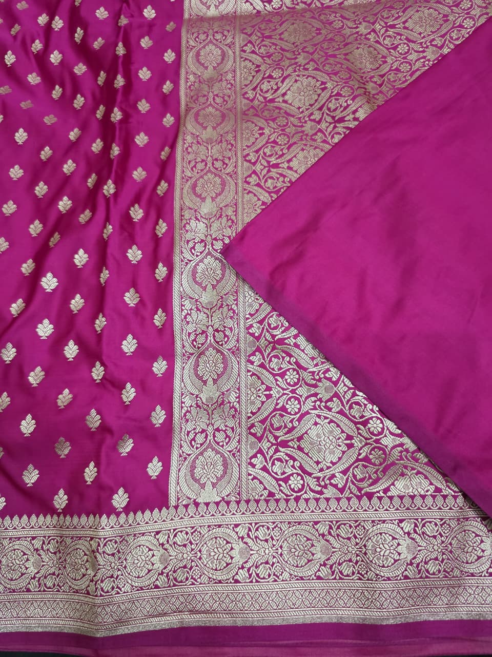 RANI PINK MASHRU SILK SAREE WITH BOOTI MOTIF
