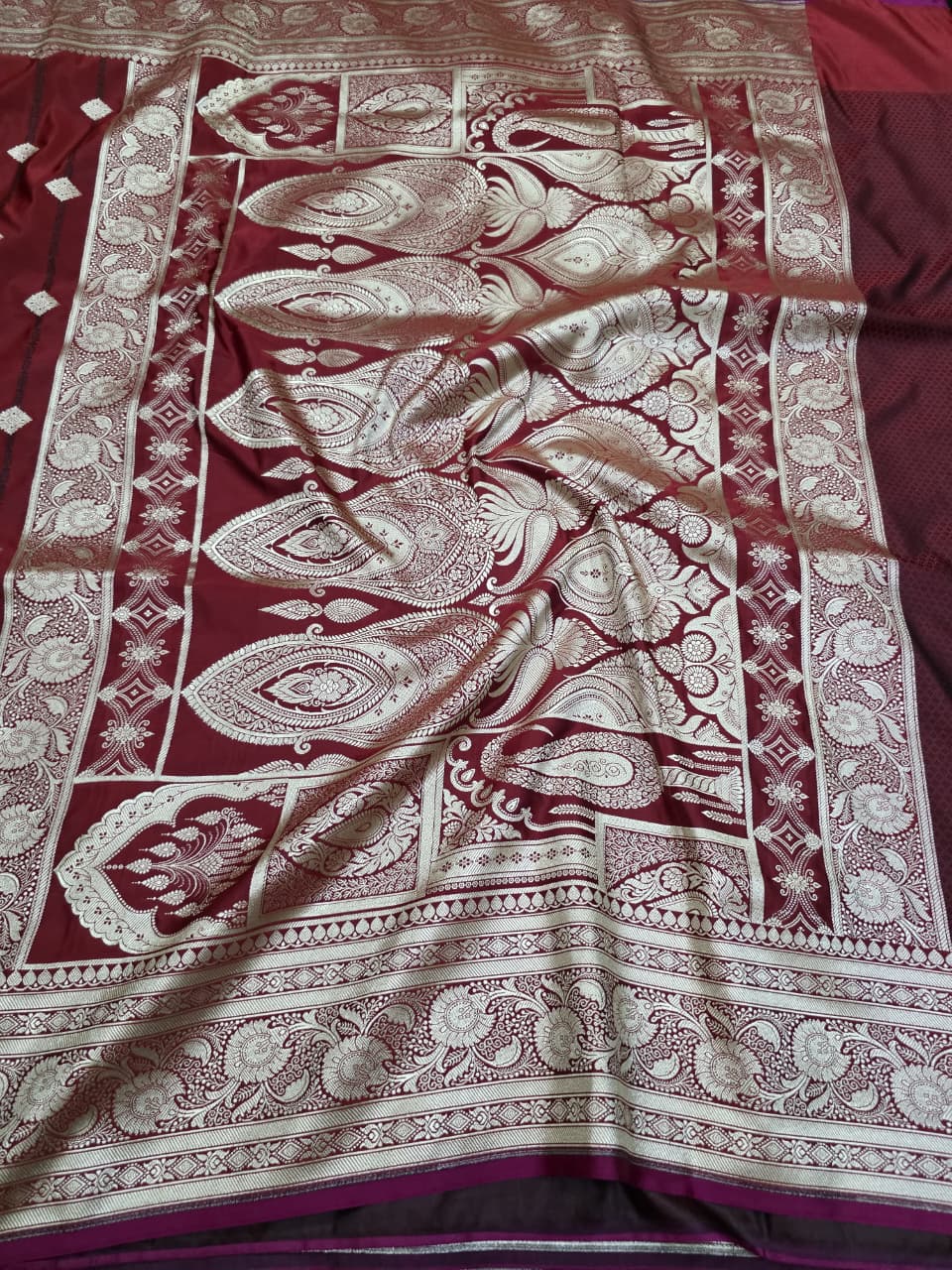DARK MAROON SILK SAREE WITH BOOTI AND TANCHUI PATTERN