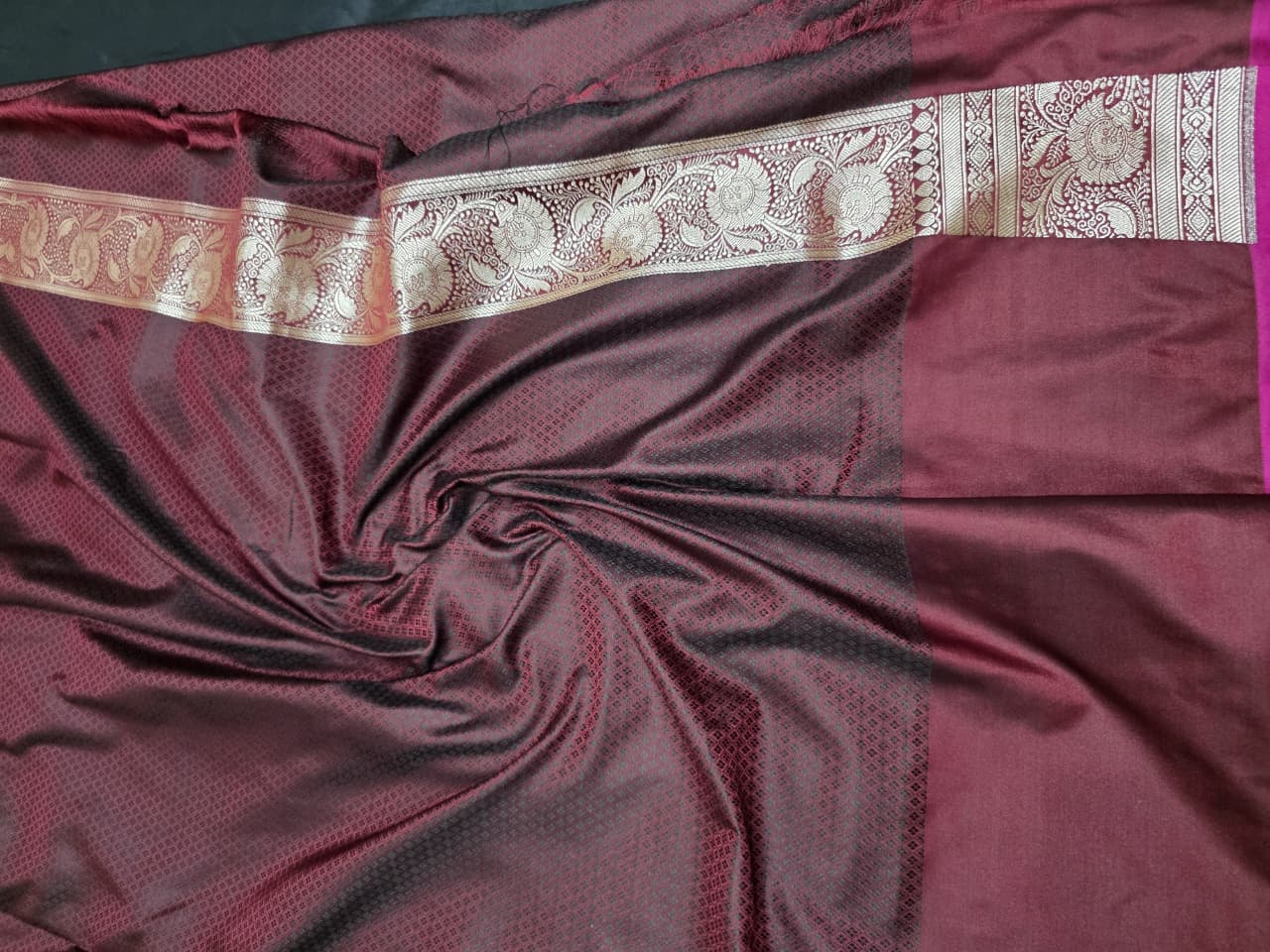 DARK MAROON SILK SAREE WITH BOOTI AND TANCHUI PATTERN