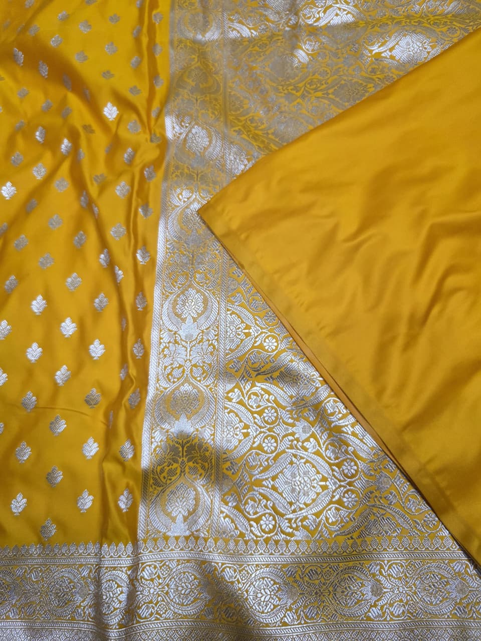 GOLDEN YELLOW MASHRU SILK SAREE WITH BOOTI MOTIF
