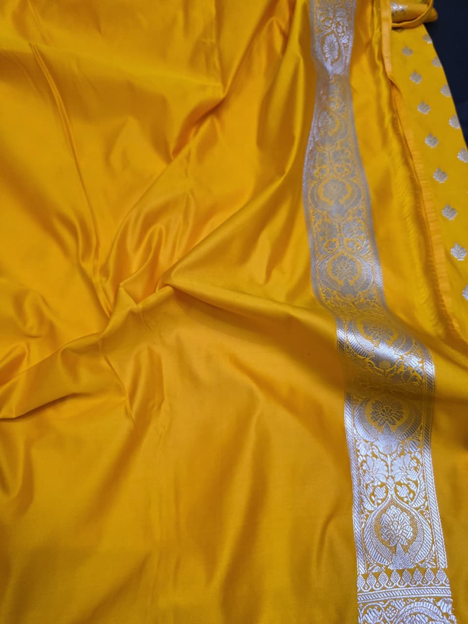 GOLDEN YELLOW MASHRU SILK SAREE WITH BOOTI MOTIF