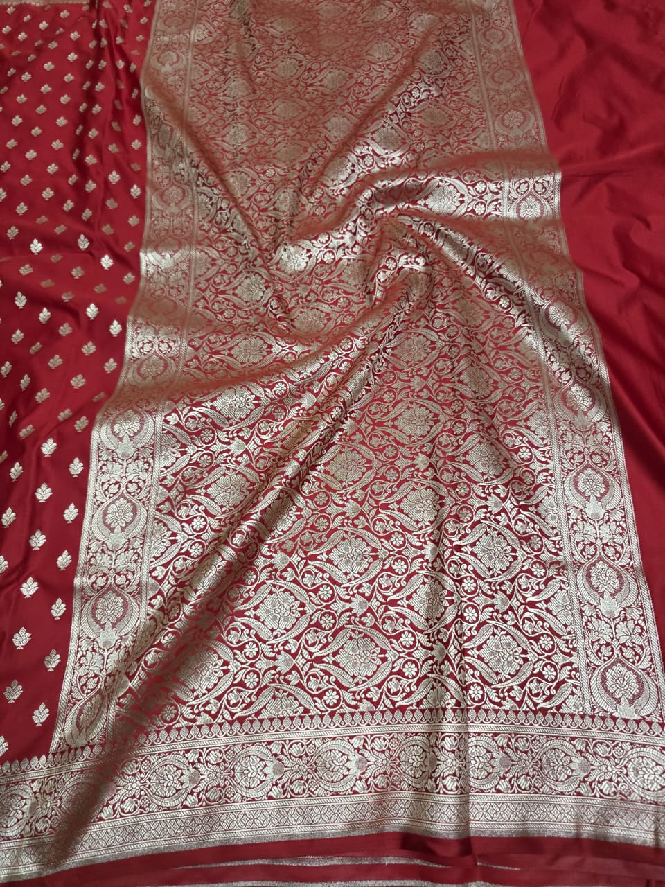 BLOOD MAROON MASHRU SILK SAREE WITH BOOTI MOTIF