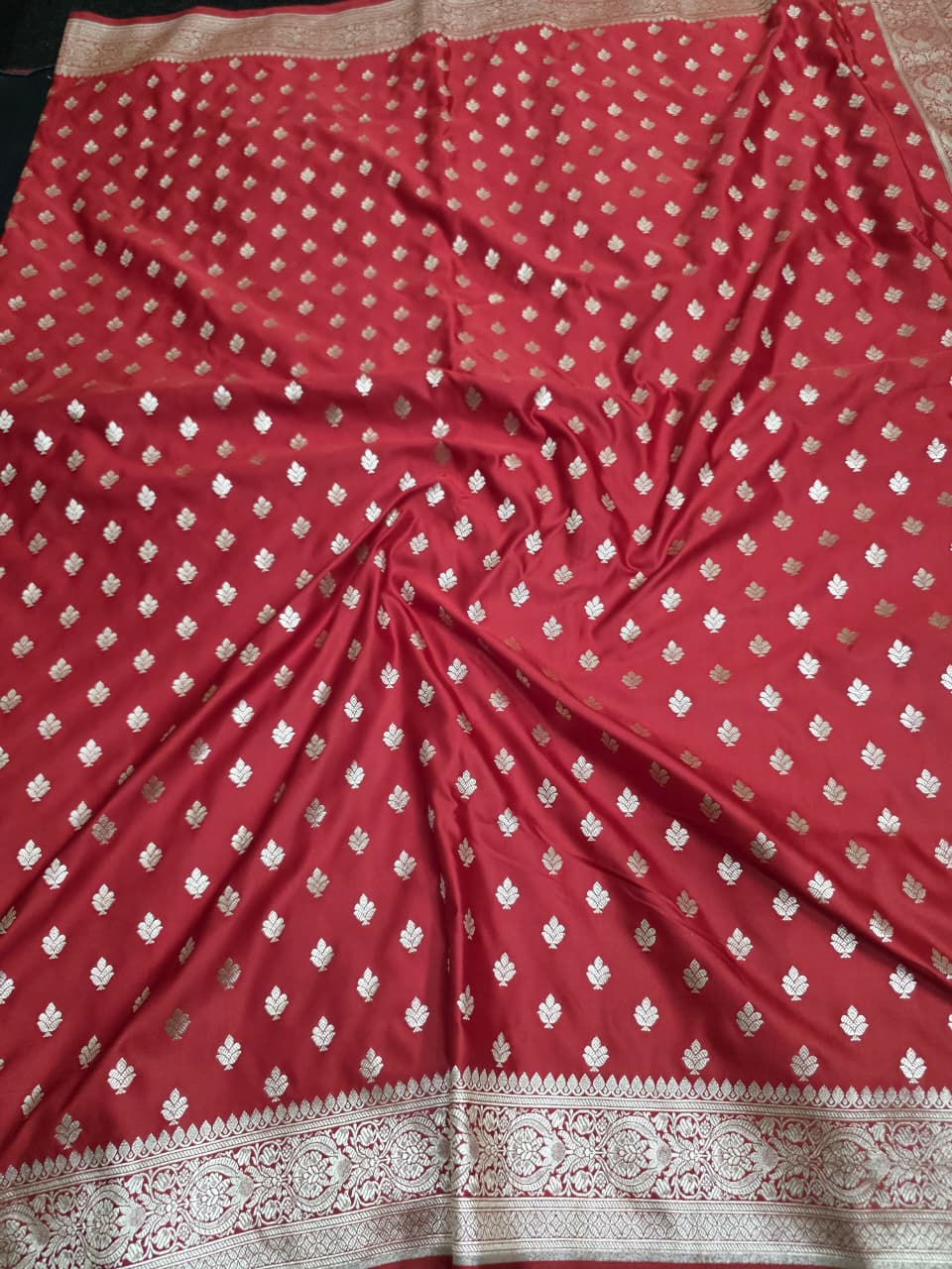 BLOOD MAROON MASHRU SILK SAREE WITH BOOTI MOTIF