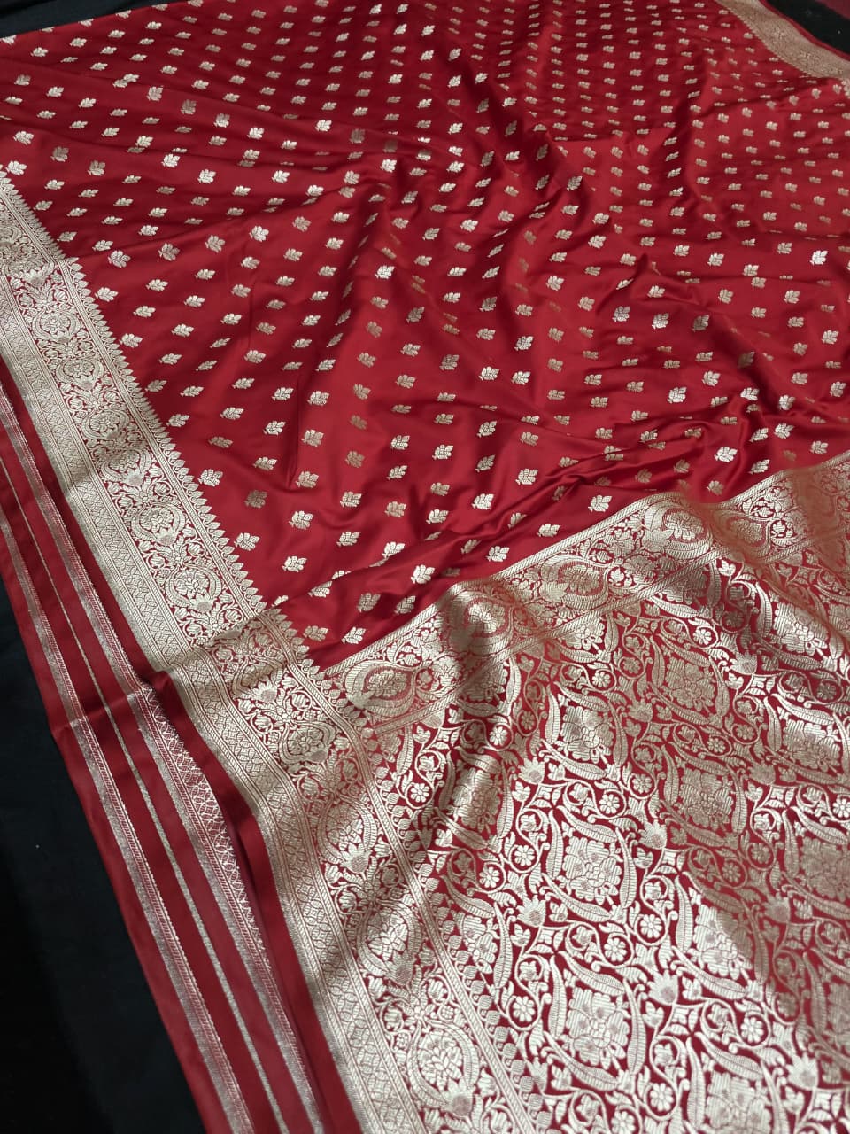 BLOOD MAROON MASHRU SILK SAREE WITH BOOTI MOTIF