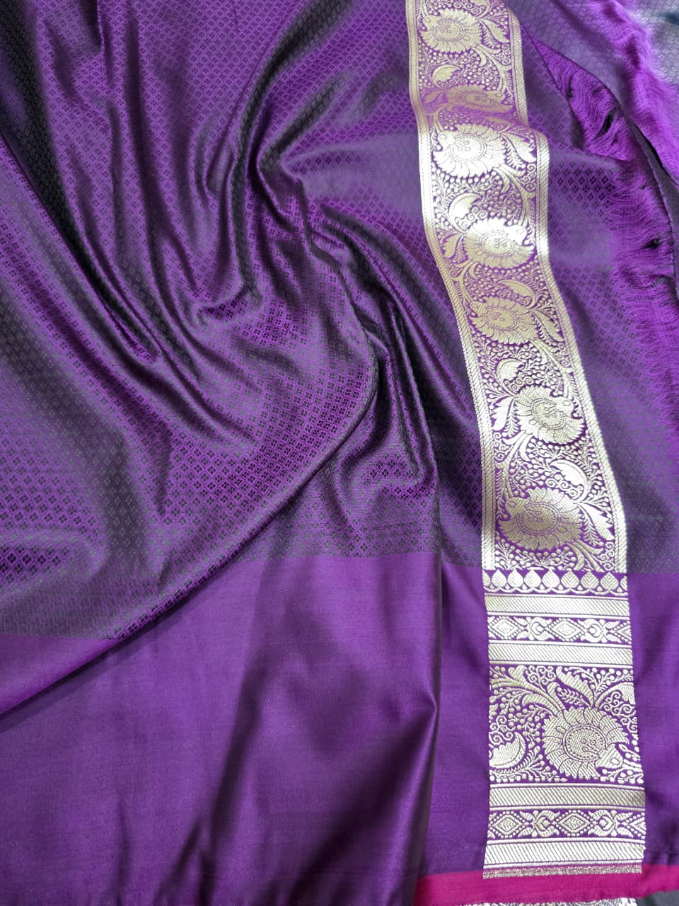 DARK PURPLE MASHRU SILK SAREE WITH BOOTI AND TANCHUI PATTERN