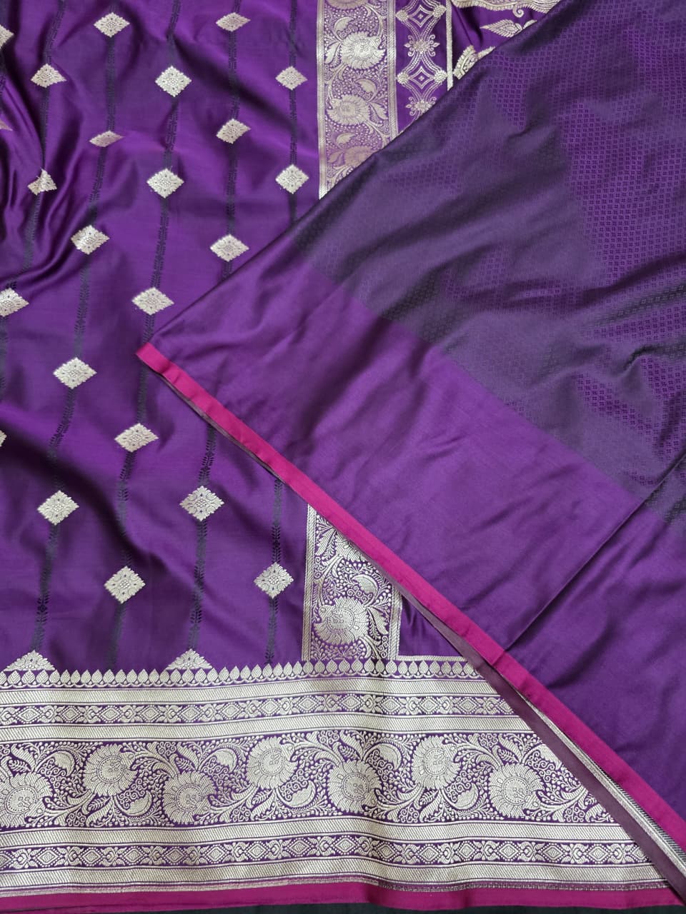 DARK PURPLE MASHRU SILK SAREE WITH BOOTI AND TANCHUI PATTERN