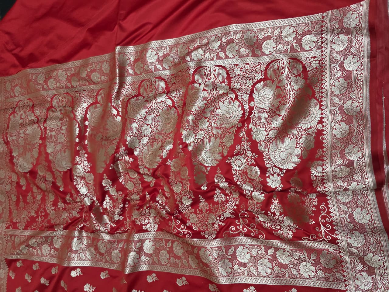 MAROON MASHRU SILK SAREE WITH FLORAL BOOTI PATTERN