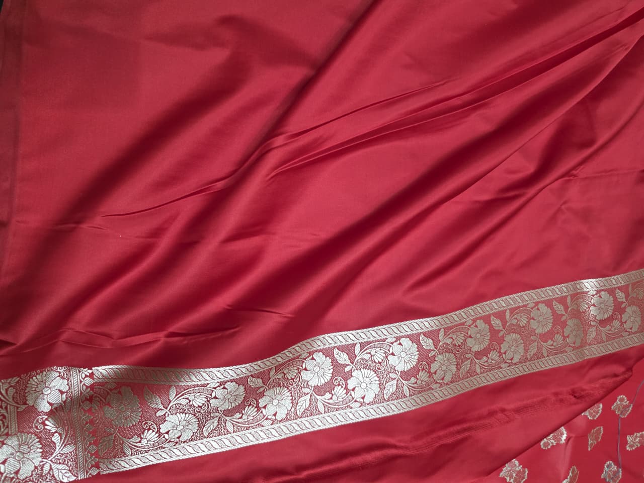 MAROON MASHRU SILK SAREE WITH FLORAL BOOTI PATTERN