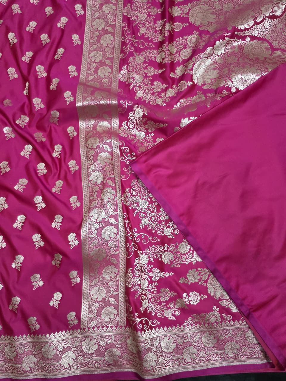 RANI PINK MASHRU SILK SAREE WITH FLORAL BOOTI PATTERN