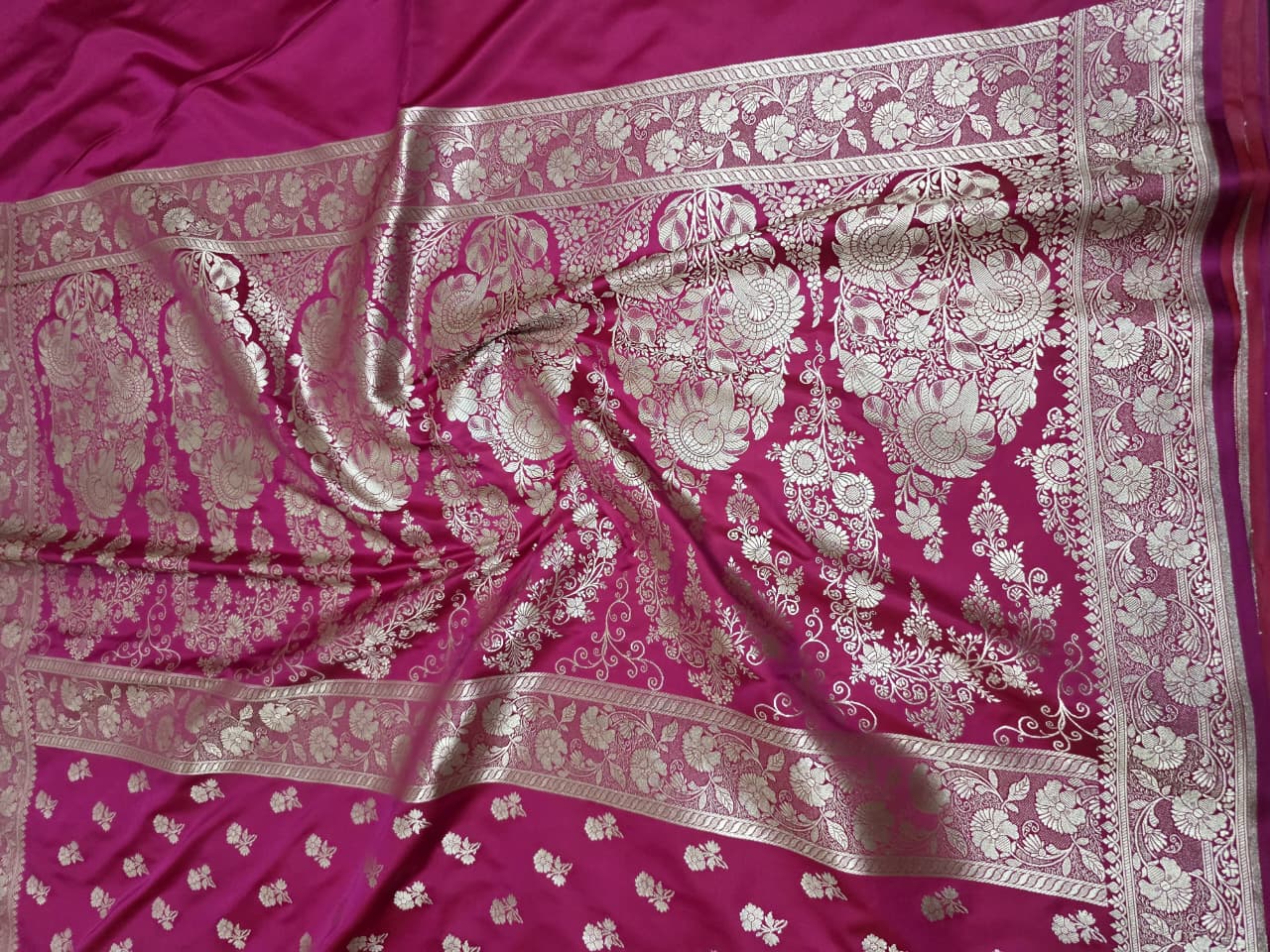 RANI PINK MASHRU SILK SAREE WITH FLORAL BOOTI PATTERN
