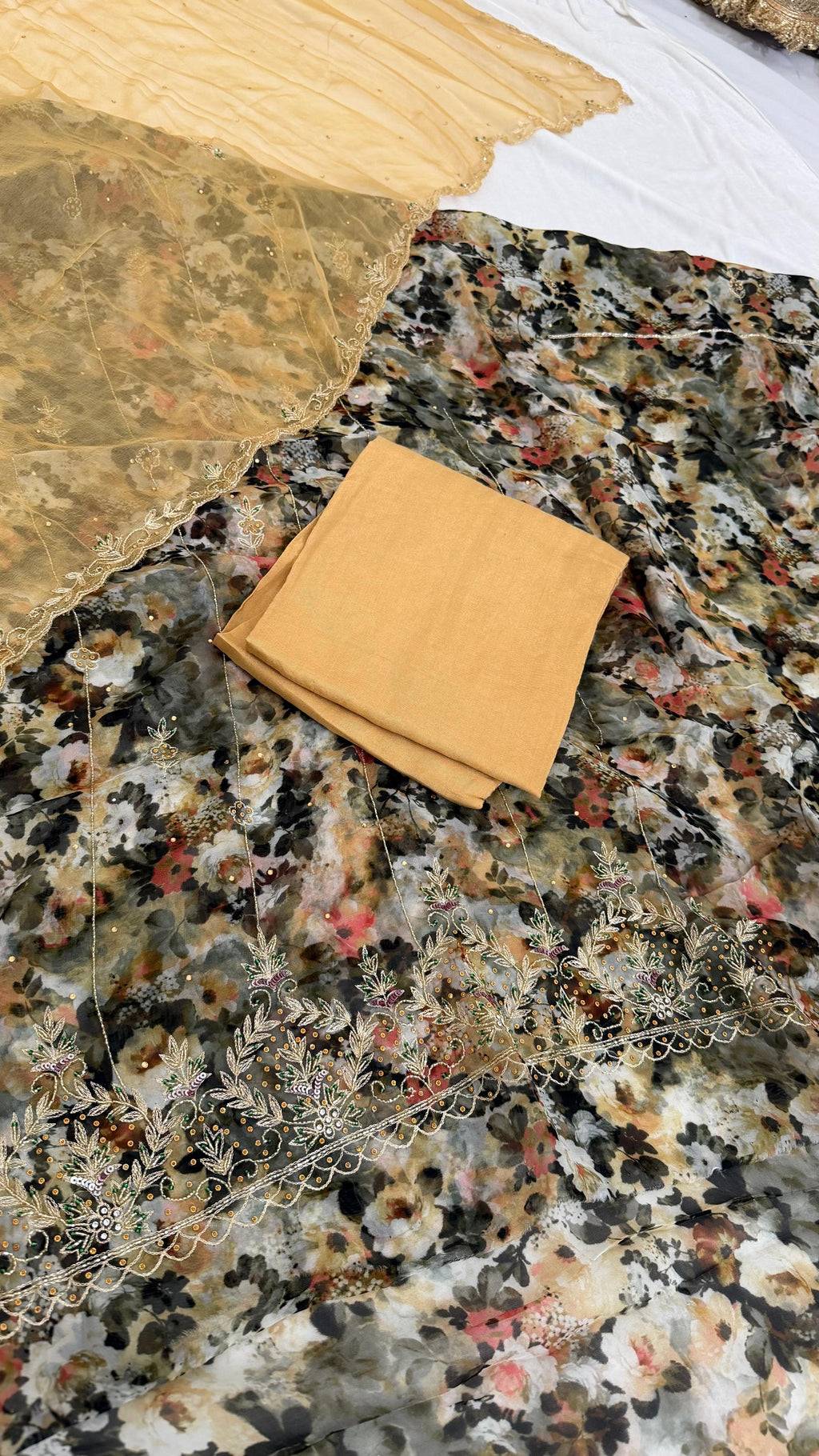 PRINTED CONTRAST SHADE SILKY ORGANZA SILK 3 PIECE SUIT