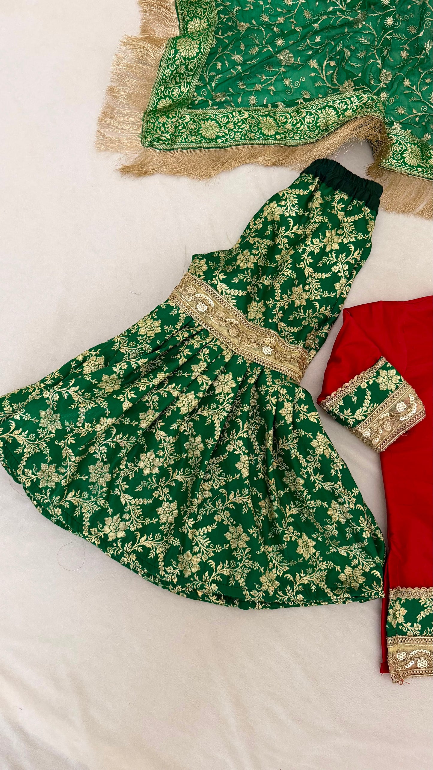 MAROON GREEN CONTRAST GHARARA