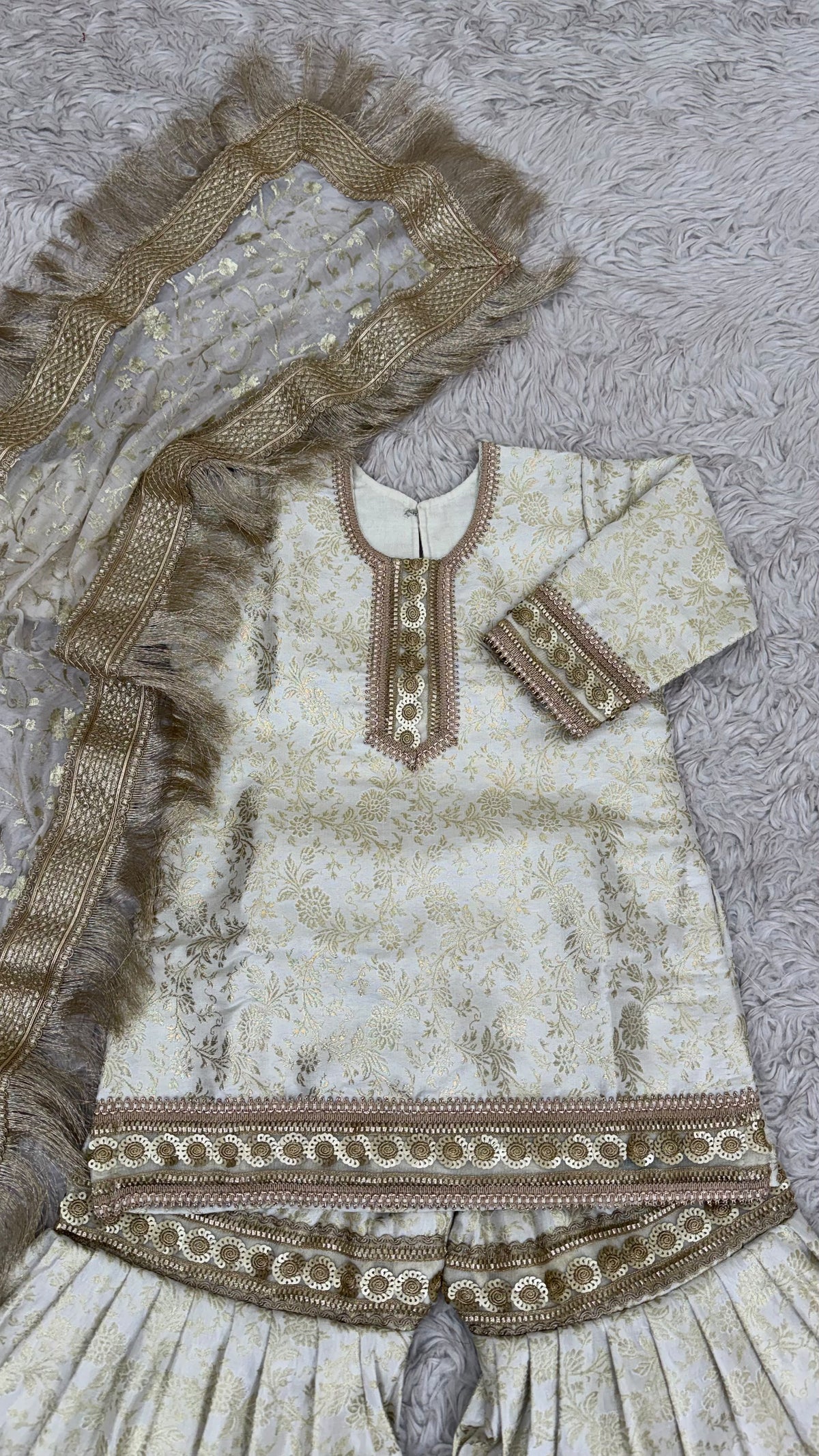 OFF WHITE BANARASI TOP GHARARA