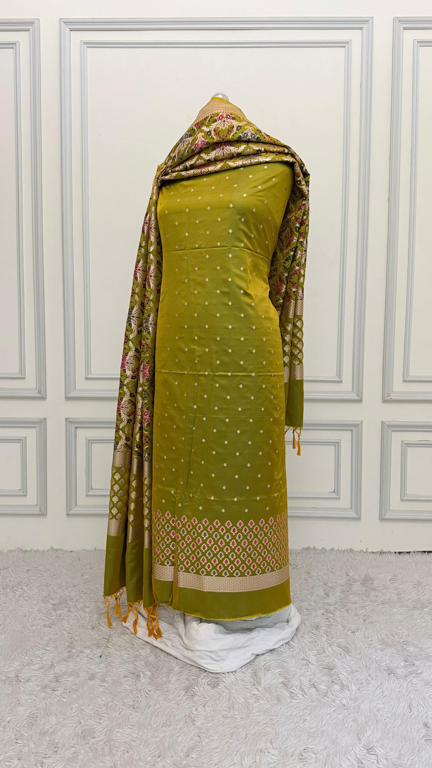 PASTLE MEHENDI MEENEDAR 3 PIECE SUIT