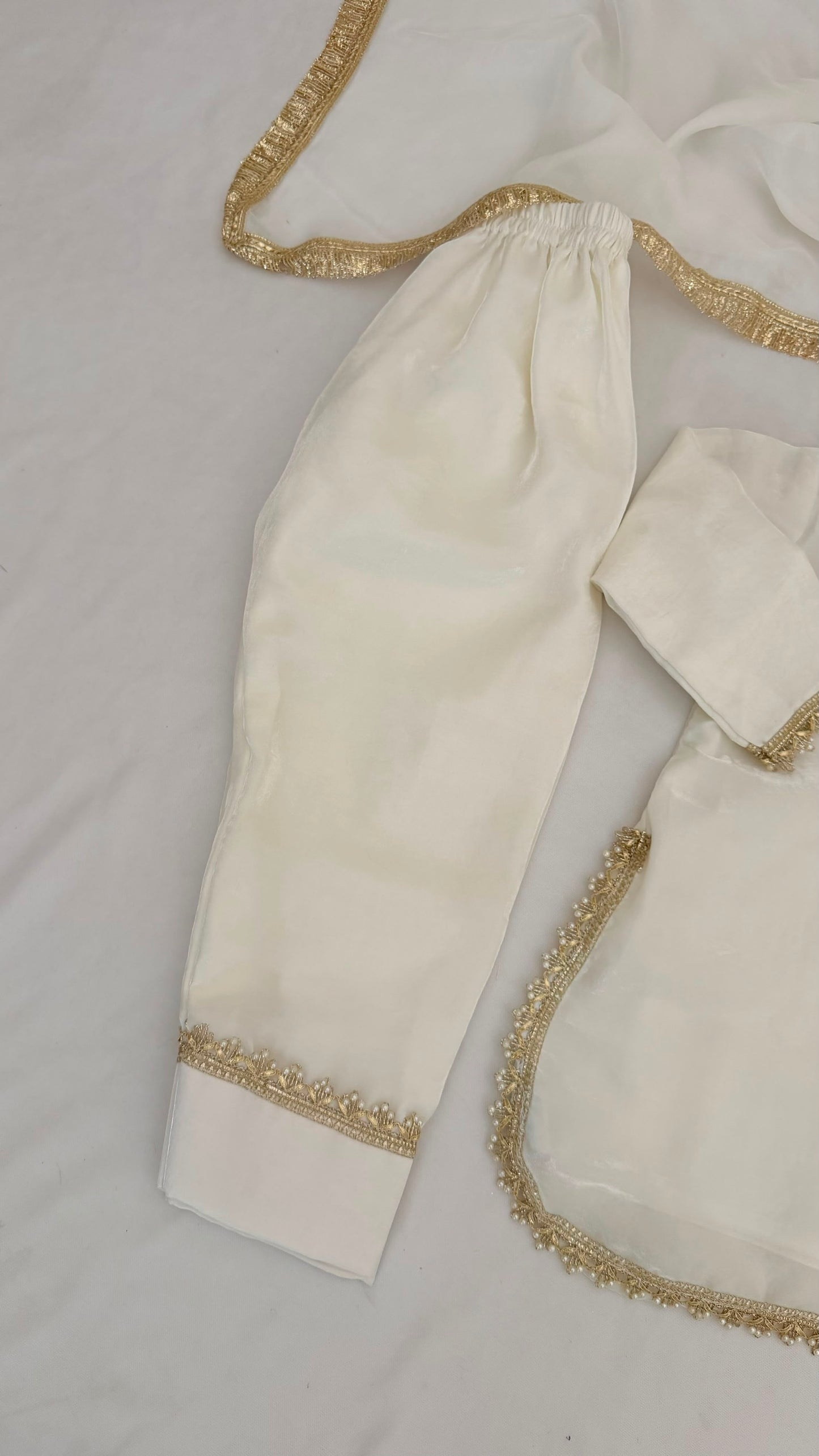 WHITE COLOR KIDS SALWAR SUIT
