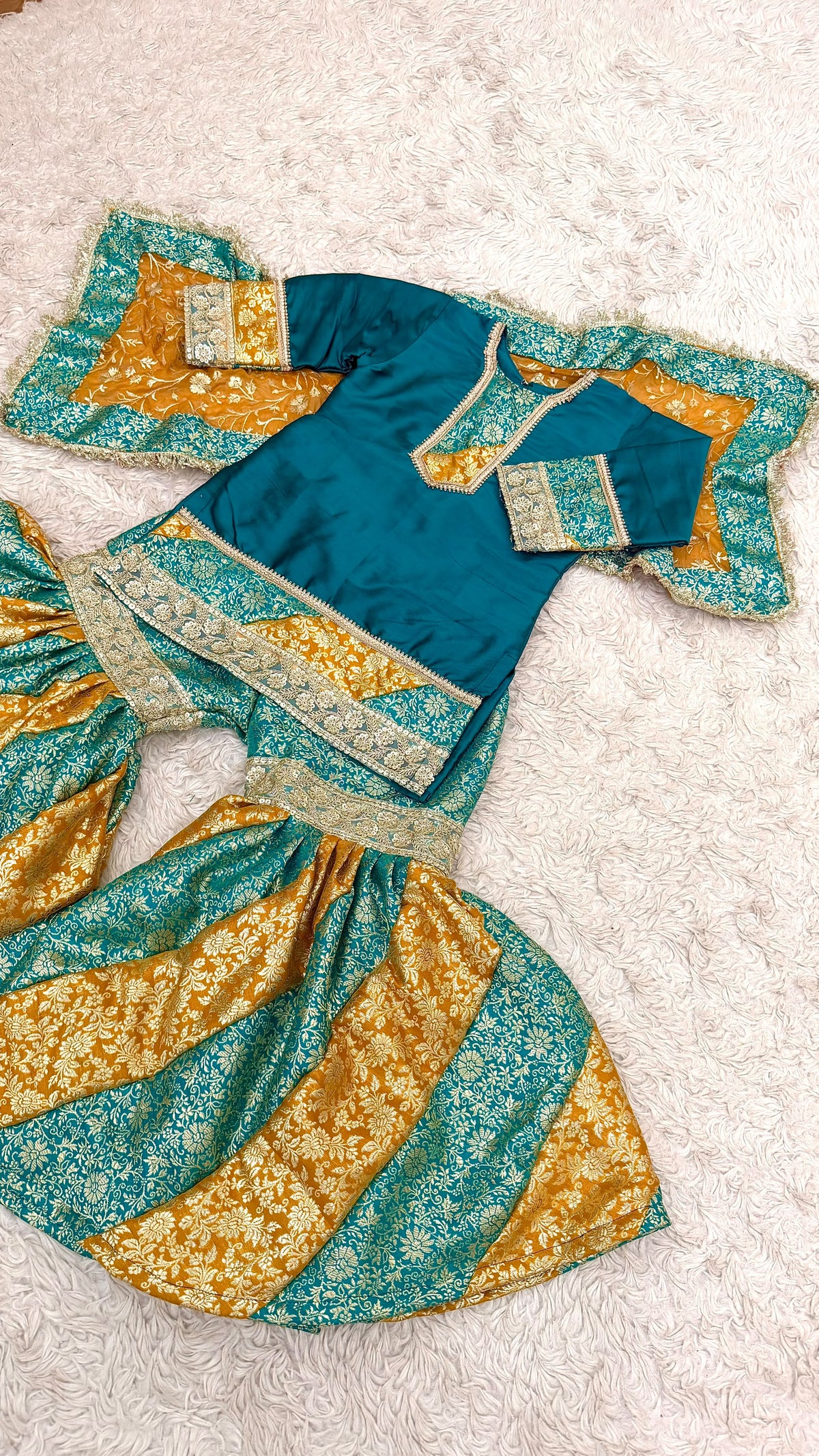 PASTLE RAMA CONTRAST MOTHER DAUGHTER COMBO GHARARA