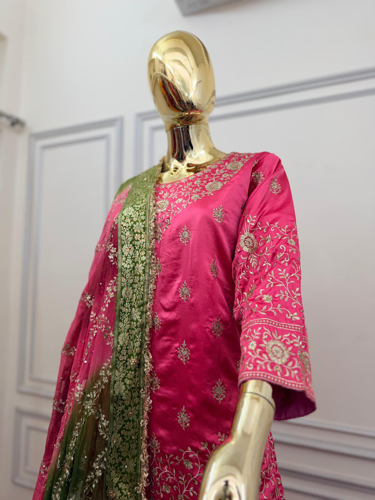 BANARASI CHATAPATI GHARARA