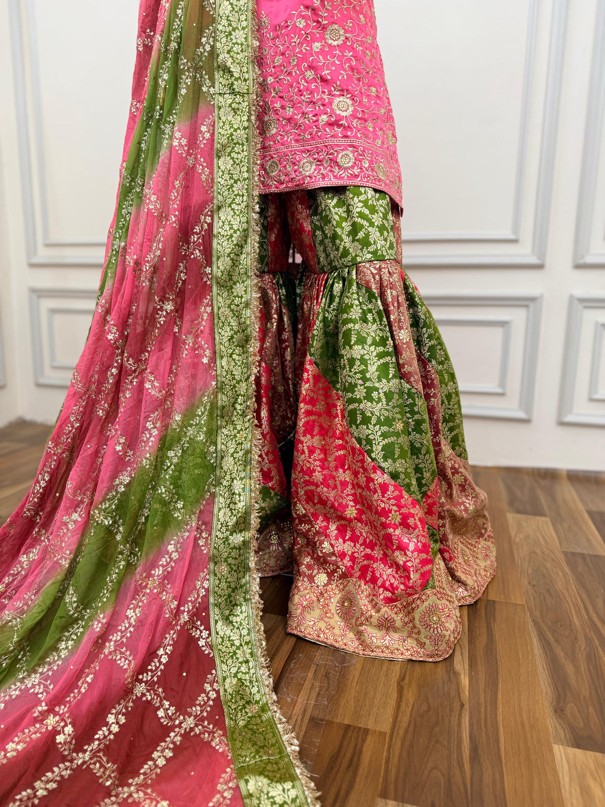 BANARASI CHATAPATI GHARARA