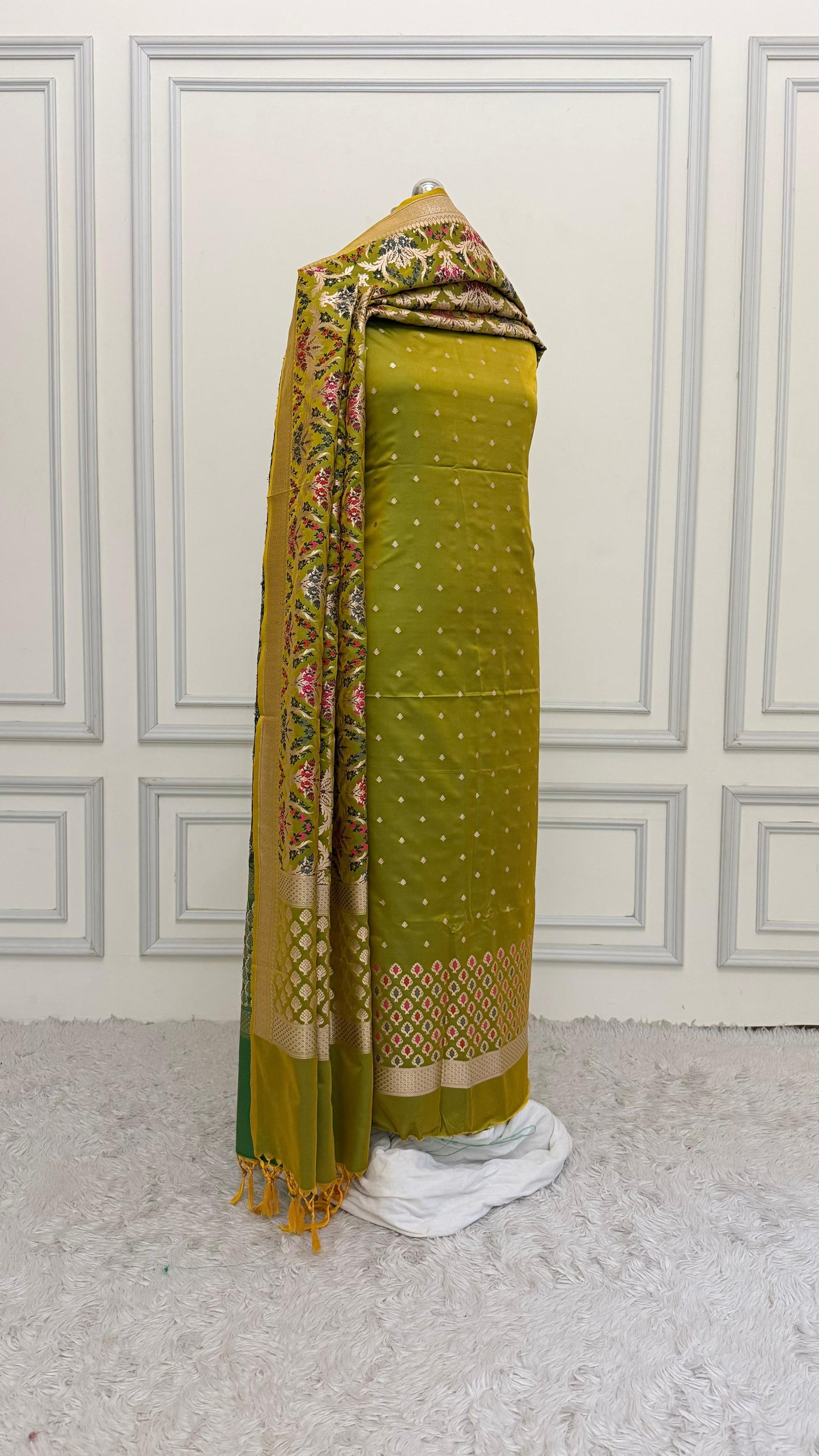 PASTLE MEHENDI MEENEDAR 3 PIECE SUIT