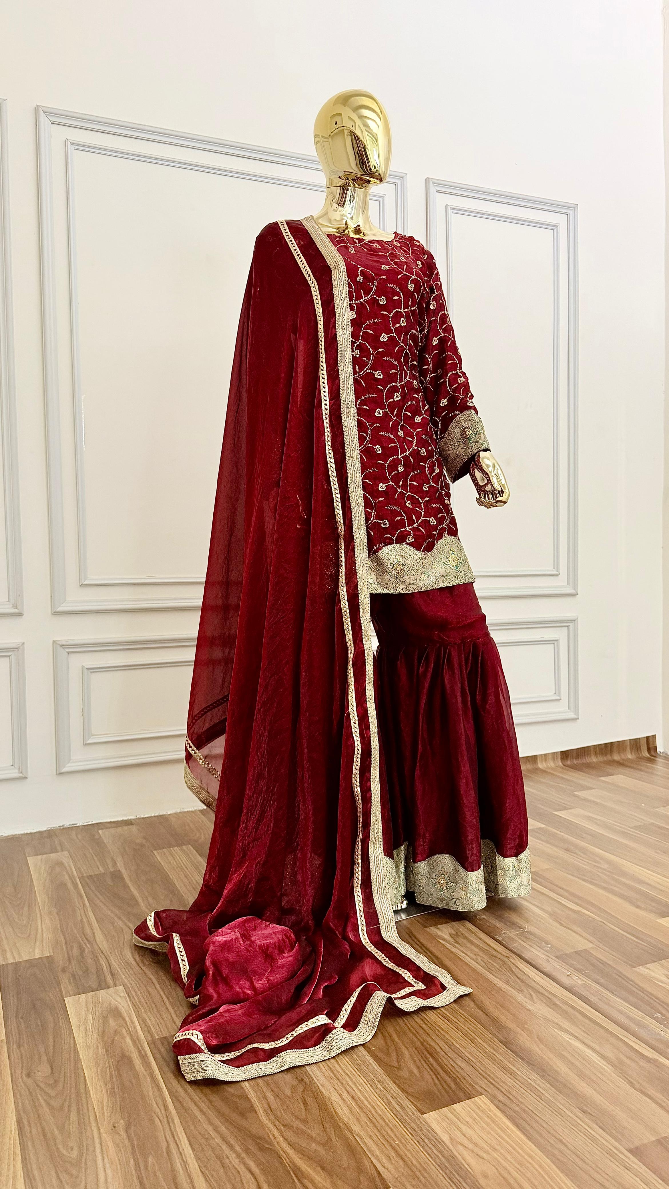 MAROON SHADE MINIMALISTIC GHARARA