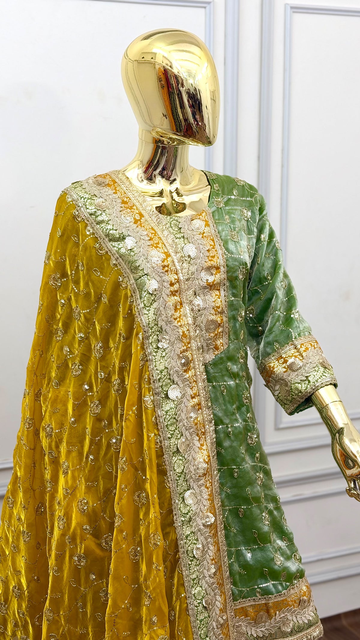 BRIGHT EMERALD GREEN       RAMPURI GHARARA