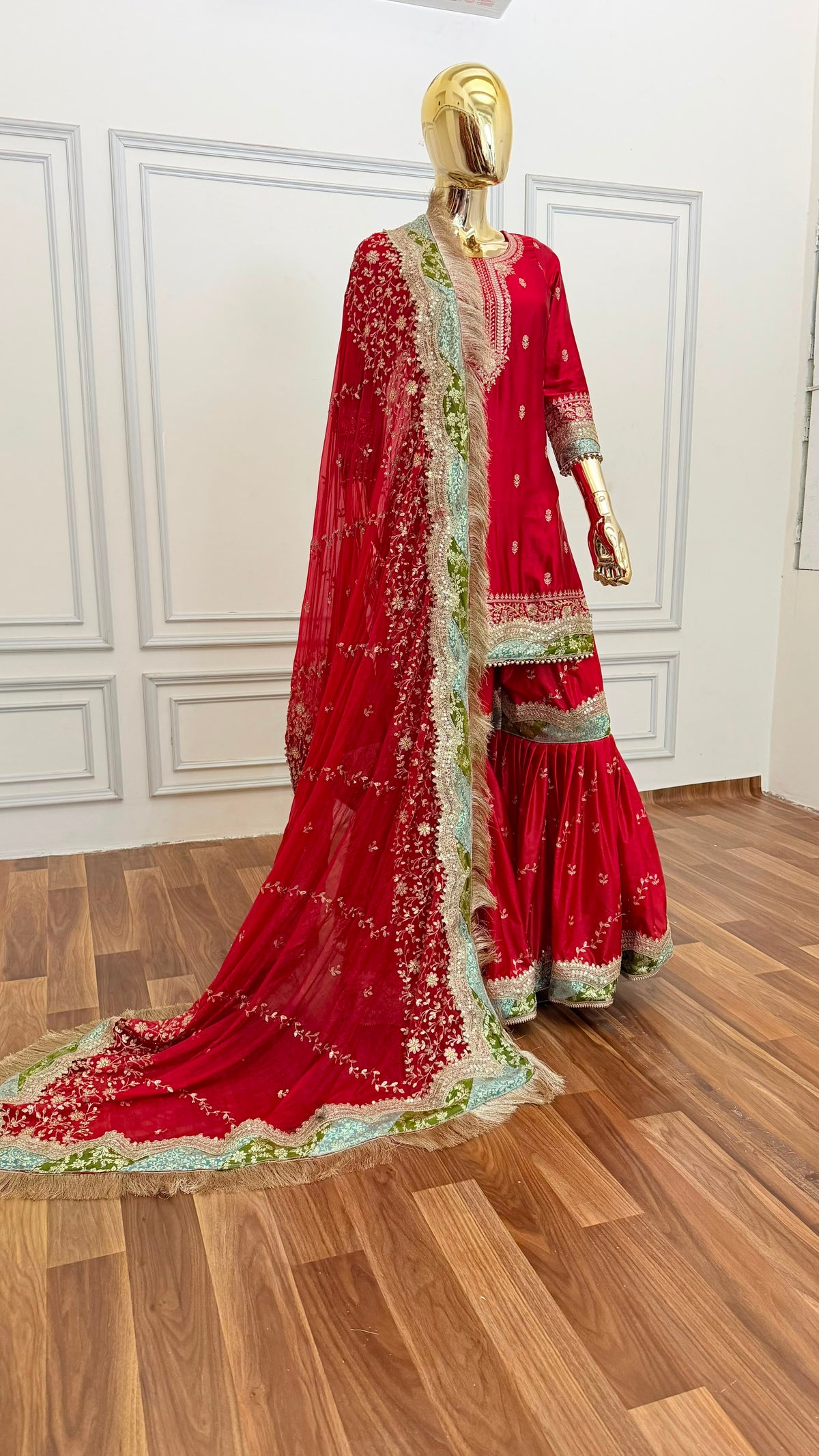 BRIGHT RED RAMPURI STYLE GHARARA