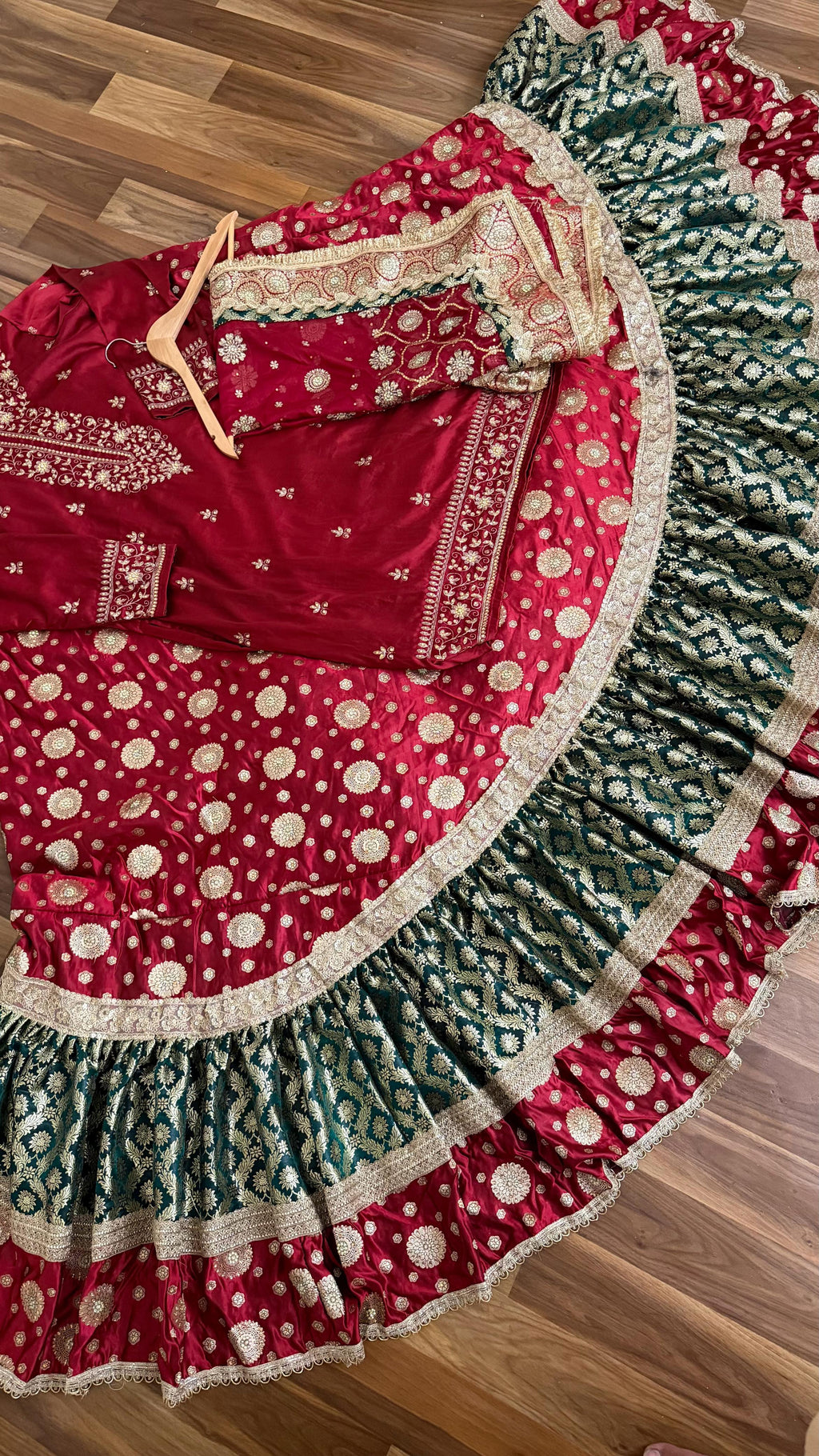 Blood maroon and green contrast farshi