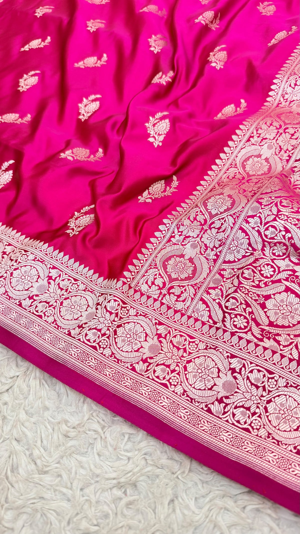 RANI PINK BUTI MASHRU KATAAN SILK