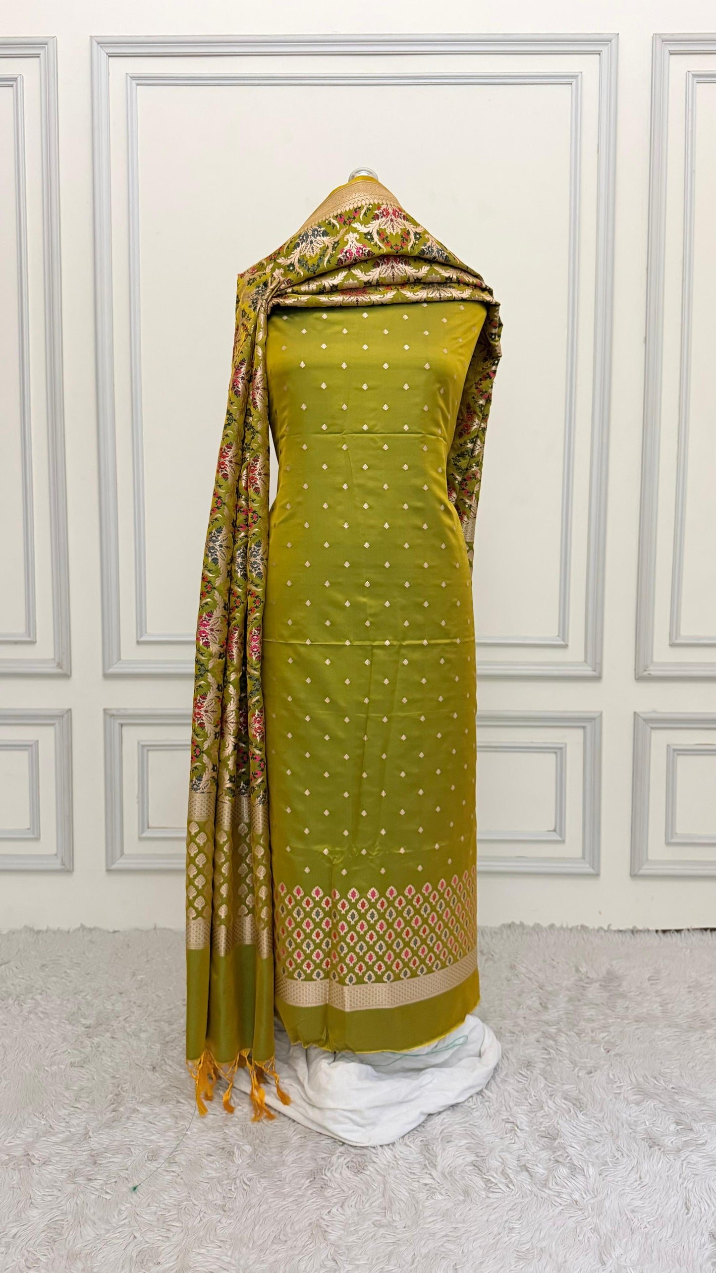 PASTLE MEHENDI MEENEDAR 3 PIECE SUIT
