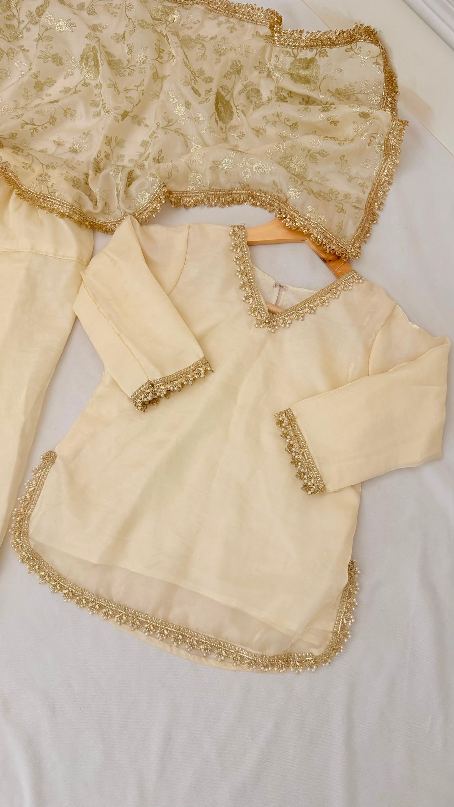 OFF WHITE COLOR KIDS SALWAR SUIT