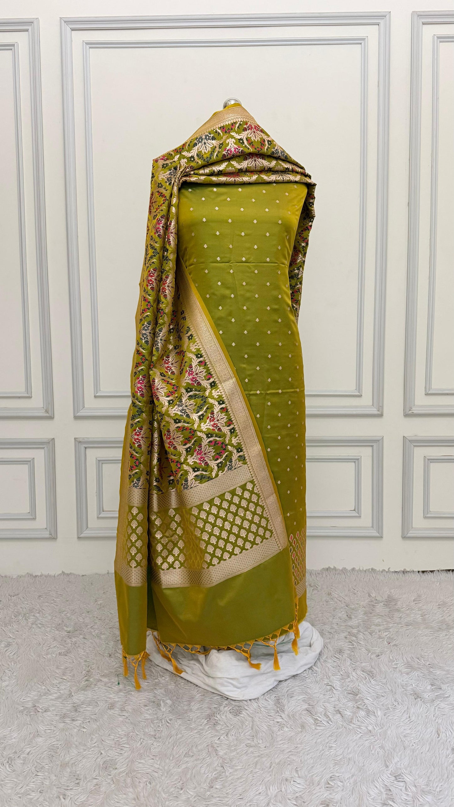 PASTLE MEHENDI MEENEDAR 3 PIECE SUIT