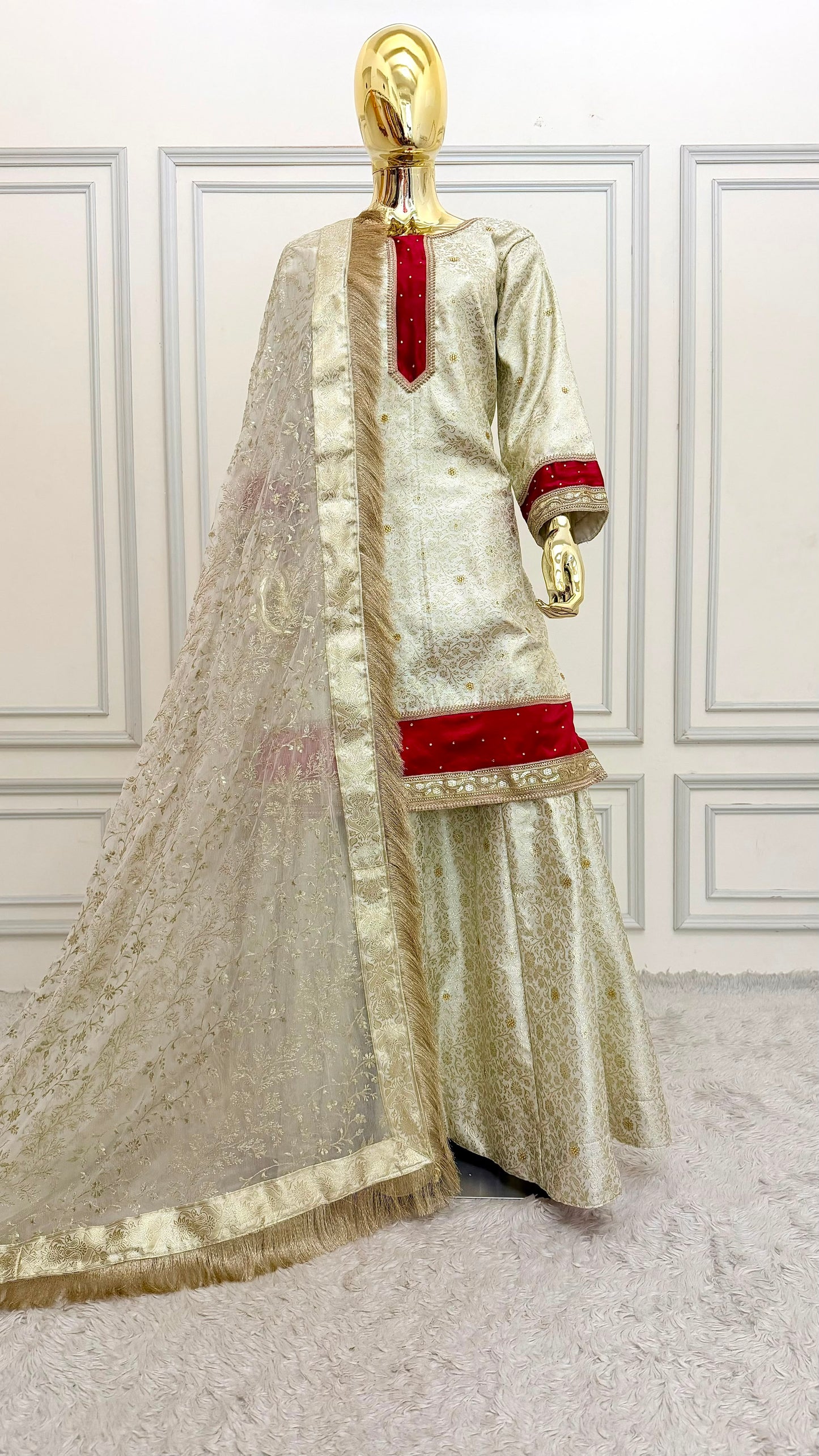Off white kimkhab Lahenga