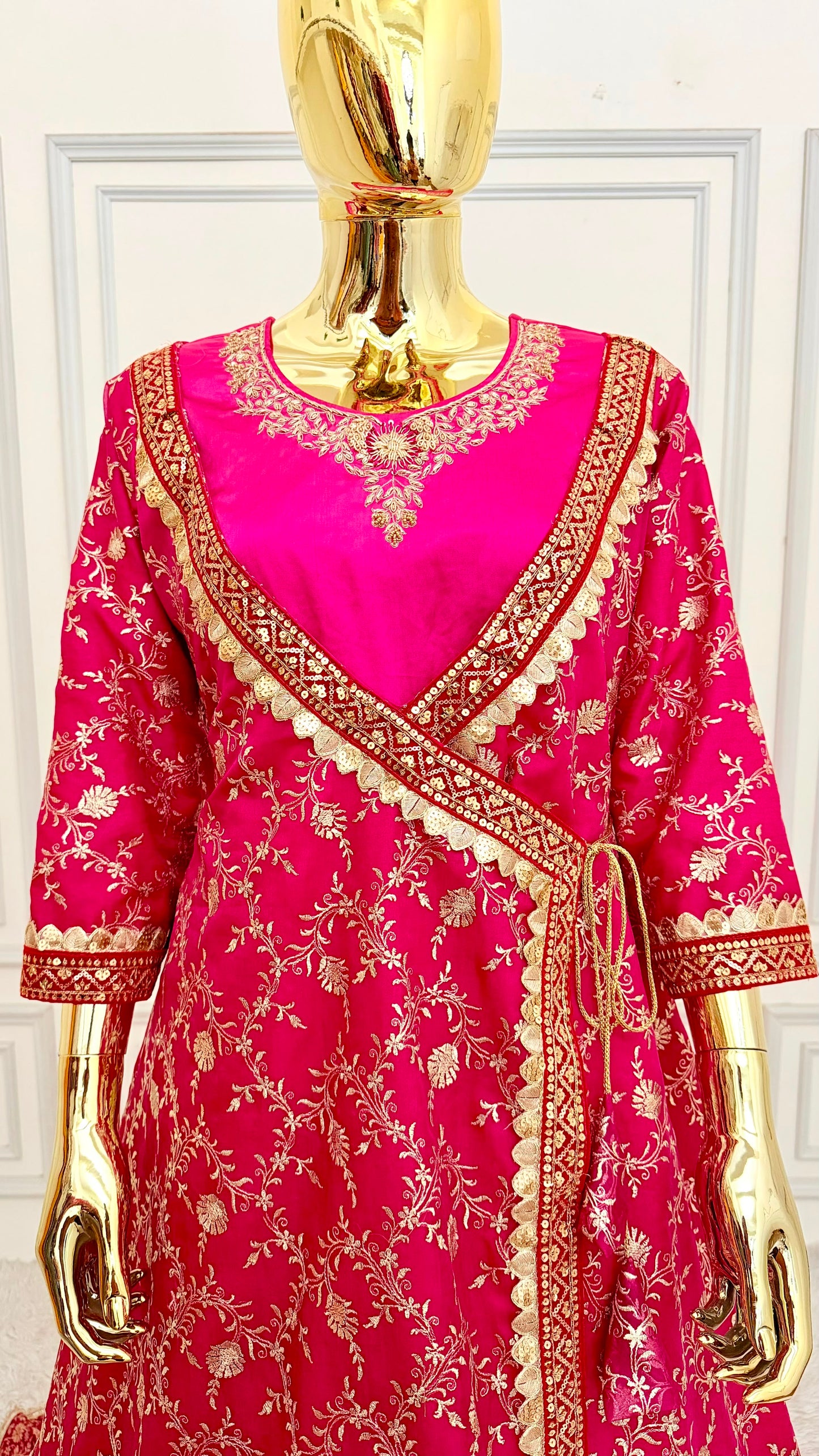 ANGRAKHA BASED FARSHI OUTFIT
