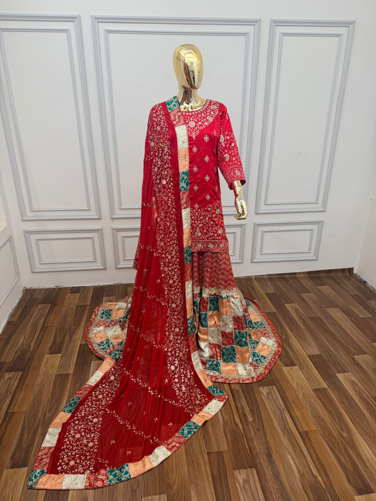 BRIDAL RED CHATAPATI FARSHI