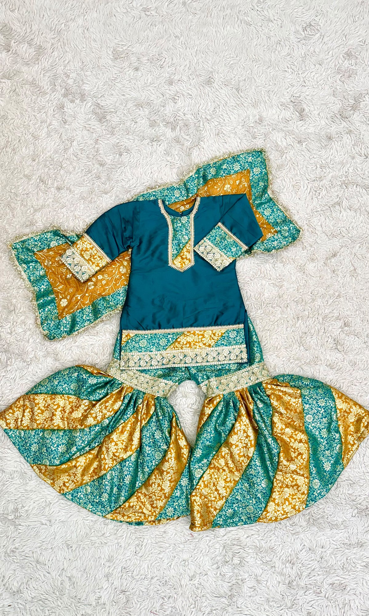 PASTLE RAMA CONTRAST MOTHER DAUGHTER COMBO GHARARA